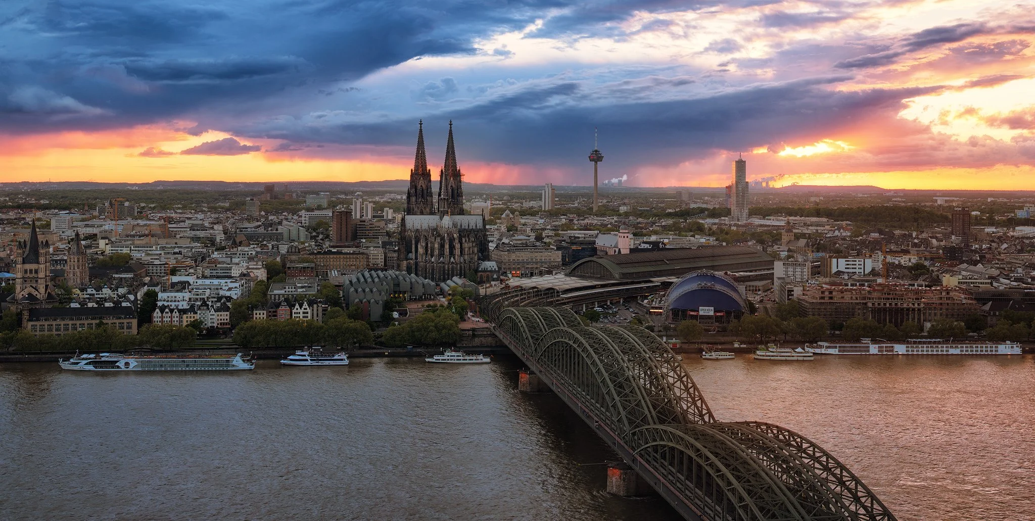Dramatic stormy sunset above the great old town of Cologne, Germany (Köln, Koeln) shot by Felix Inden
