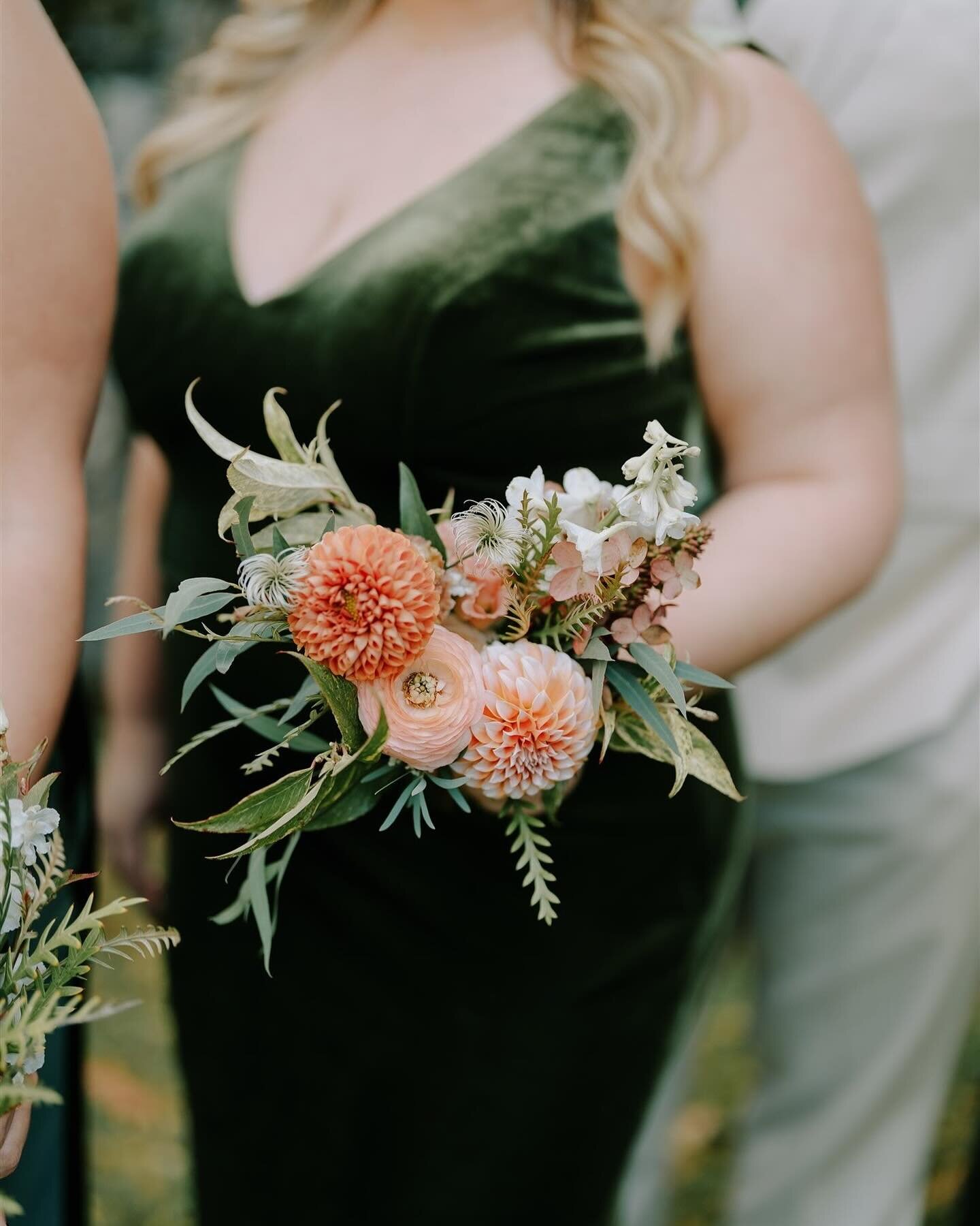 When all the little details come together perfectly 💚

Thank you for capturing @longbrookphoto !

📸: @longbrookphoto
Venue: @waterloovillageweddings