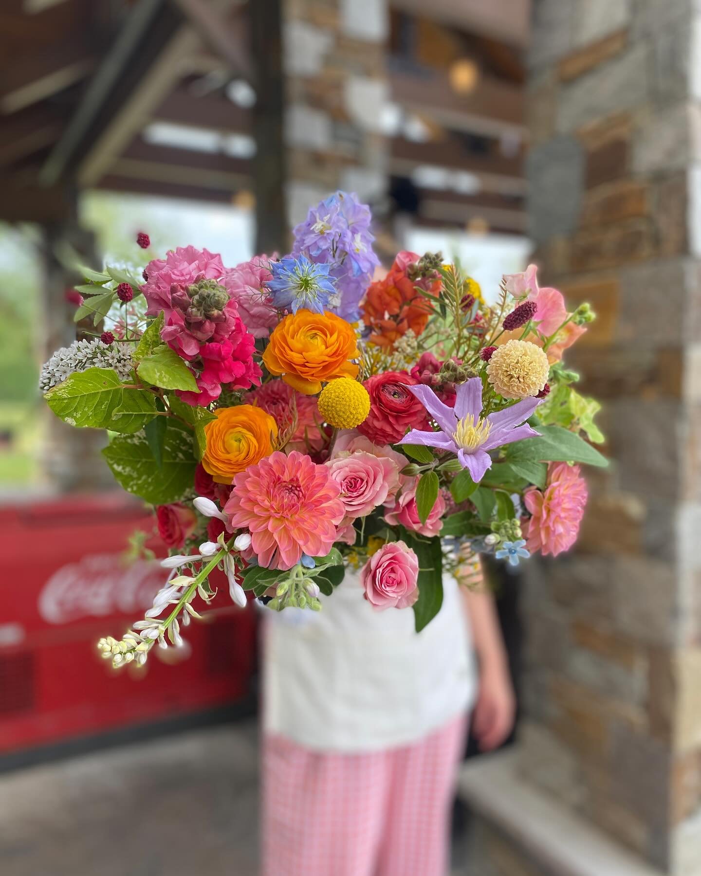 Couldn&rsquo;t wait to post this firework of a bouquet for today&rsquo;s wedding. 🧨🎇💐 

Now time jump in the lake and eat a hot dog 🌭