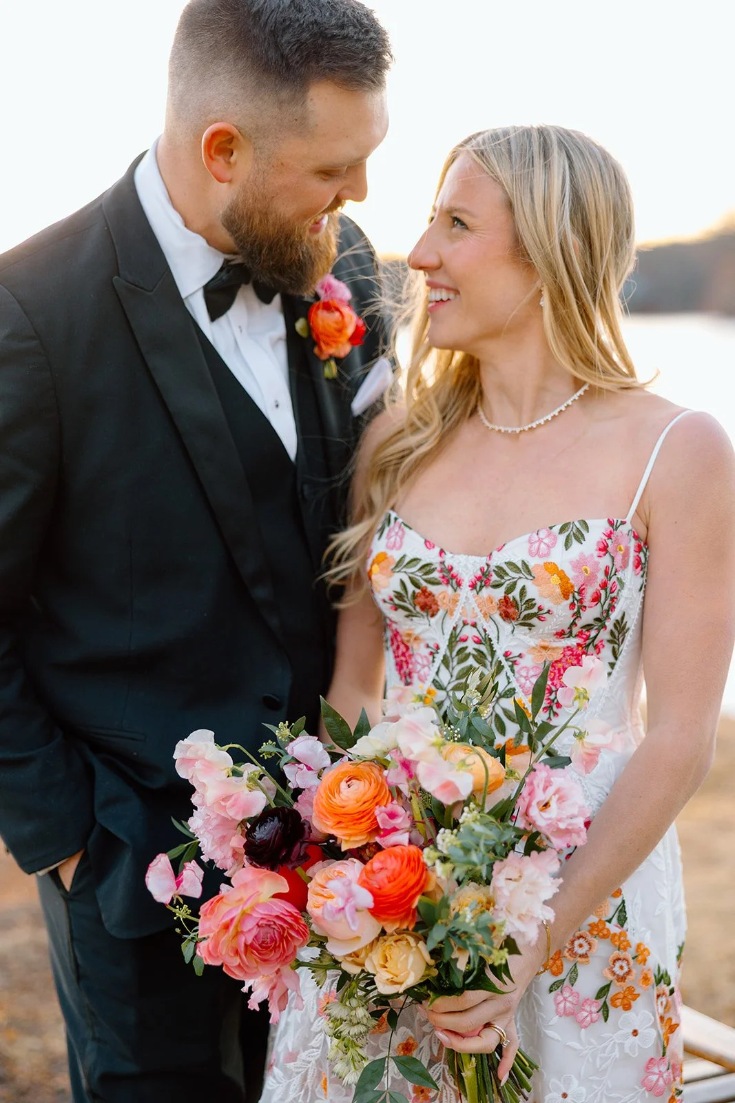 red-and-pink-winter-wedding-bouquet.jpg.jpg