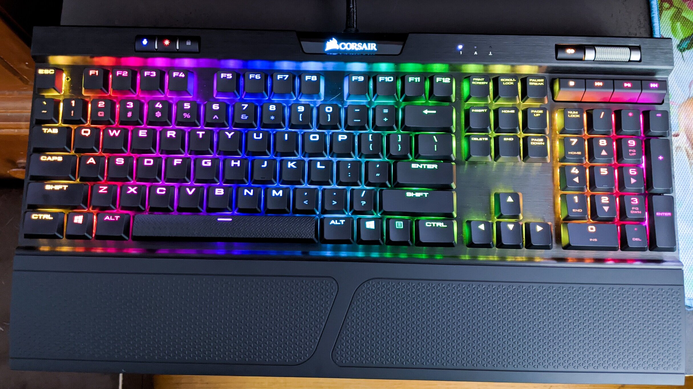 Udsøgt husdyr stamtavle Corsair K70 RGB MK.2 Low Profile Mechanical Keyboard Review: Nice Keyboard,  Horrible Software — Sypnotix
