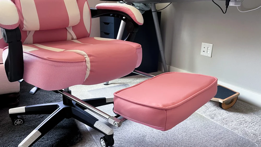 KILLABEE 9015 Series Massage Gaming Chair: sitting pretty — Sypnotix