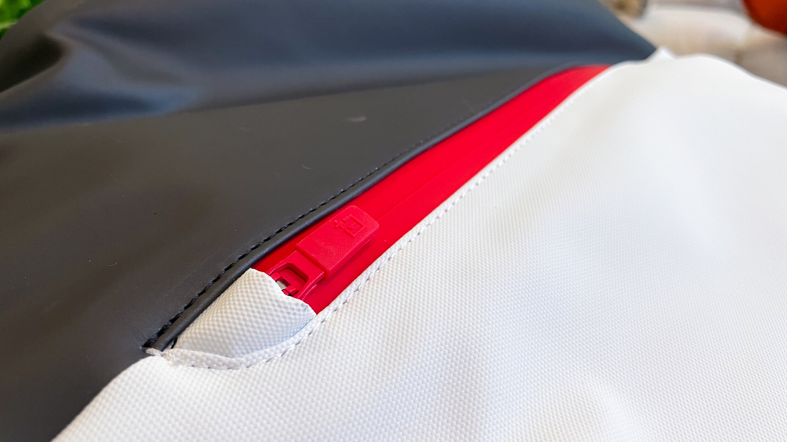 OnePlus Backpack Red Zipper.jpg