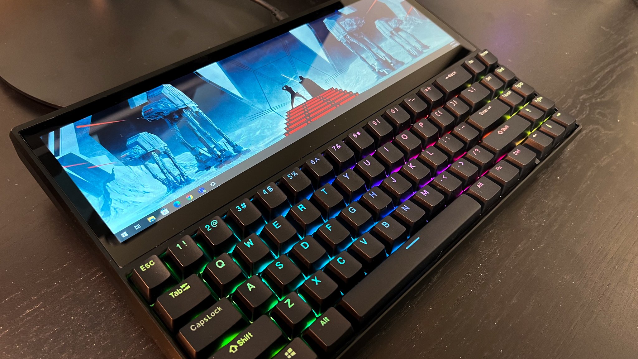 This Keyboard a Monitor Attached! — Sypnotix