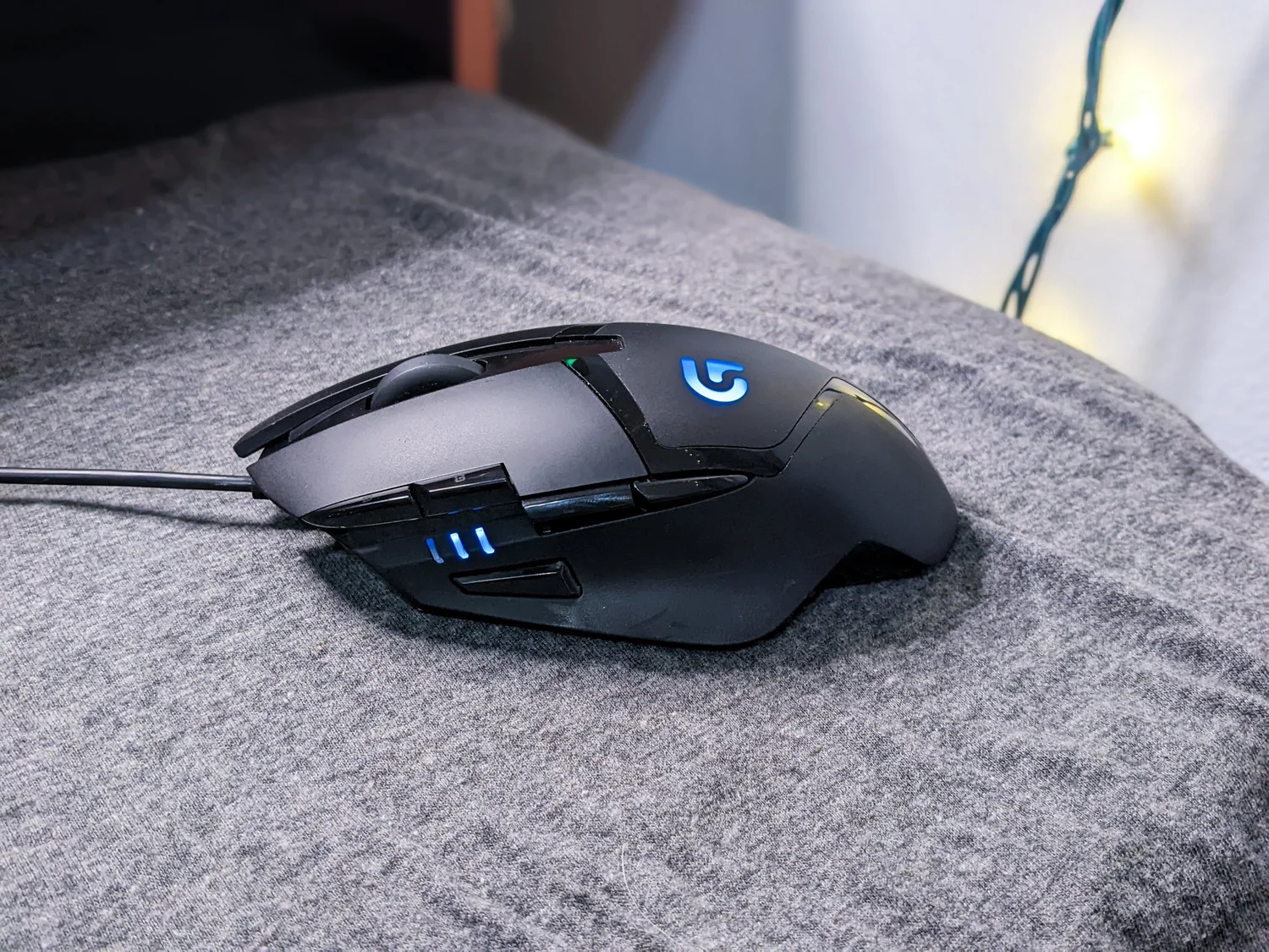 Logitech 401 Logitech G402 Hyperion Fury Mouse Review: Budget Price, Mid-Range Feel ...