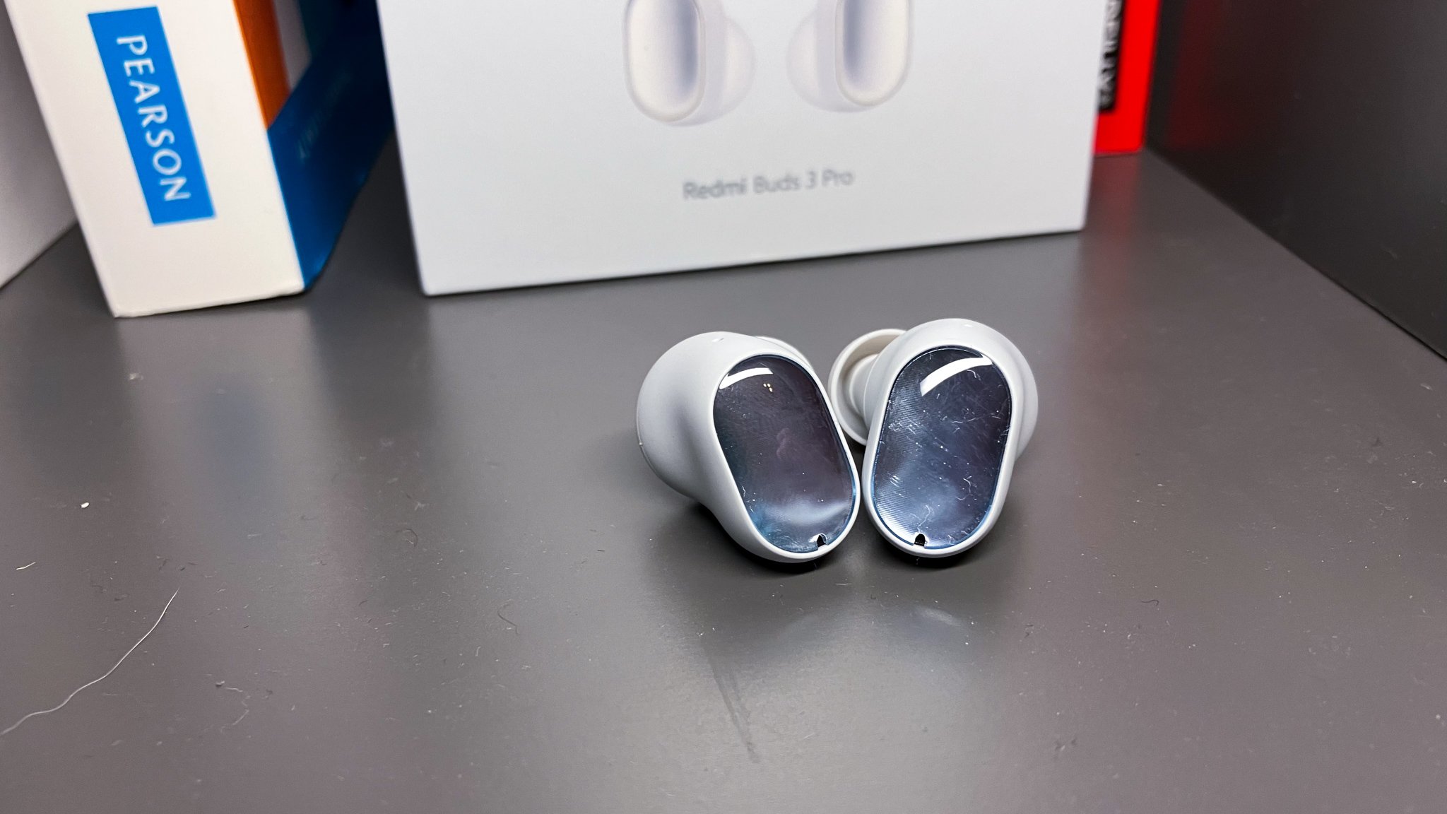 Redmi Earbuds Outer.jpg