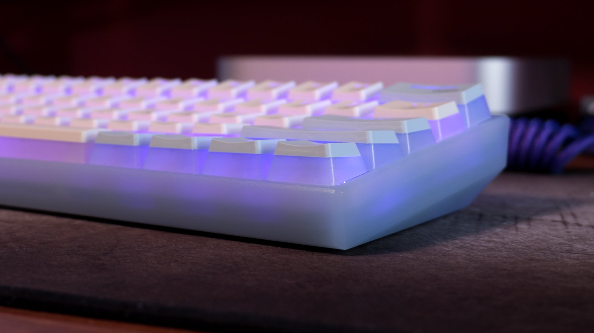 Womier Right Key Glow Side.jpg