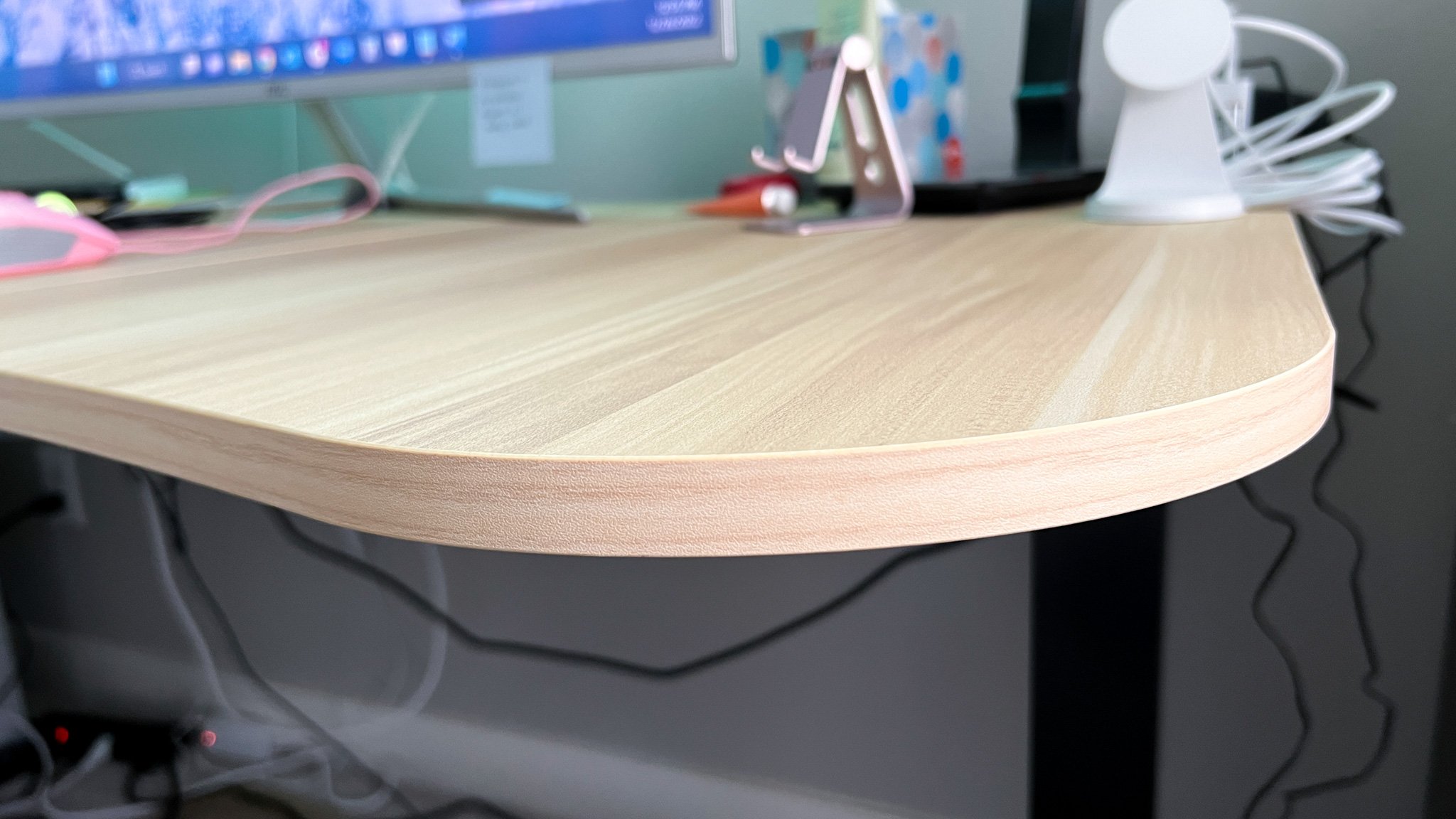 Desk Wood Edge.jpg