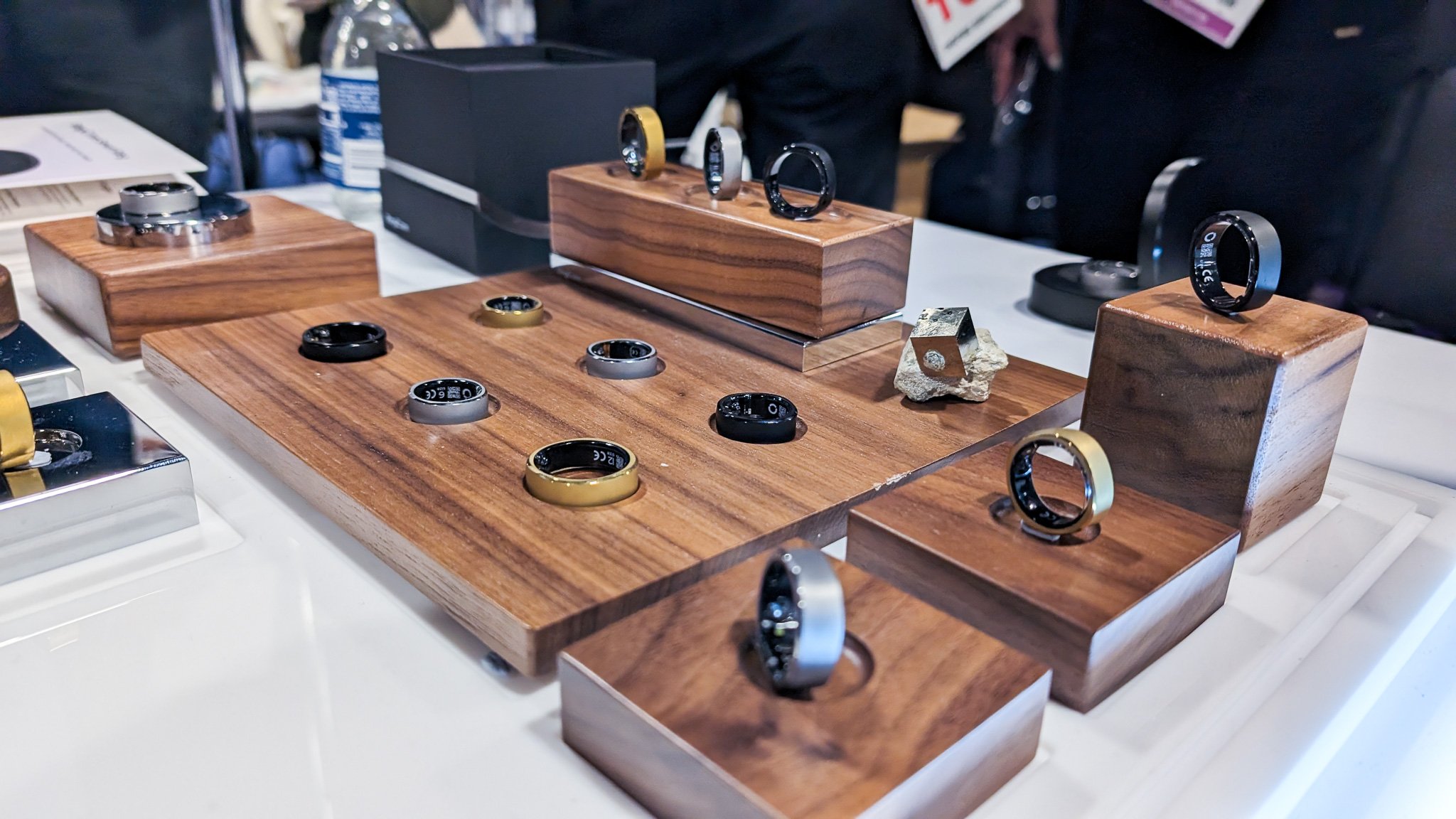 CES 2024: RingConn's Smart Ring Is Packed With Features Without A