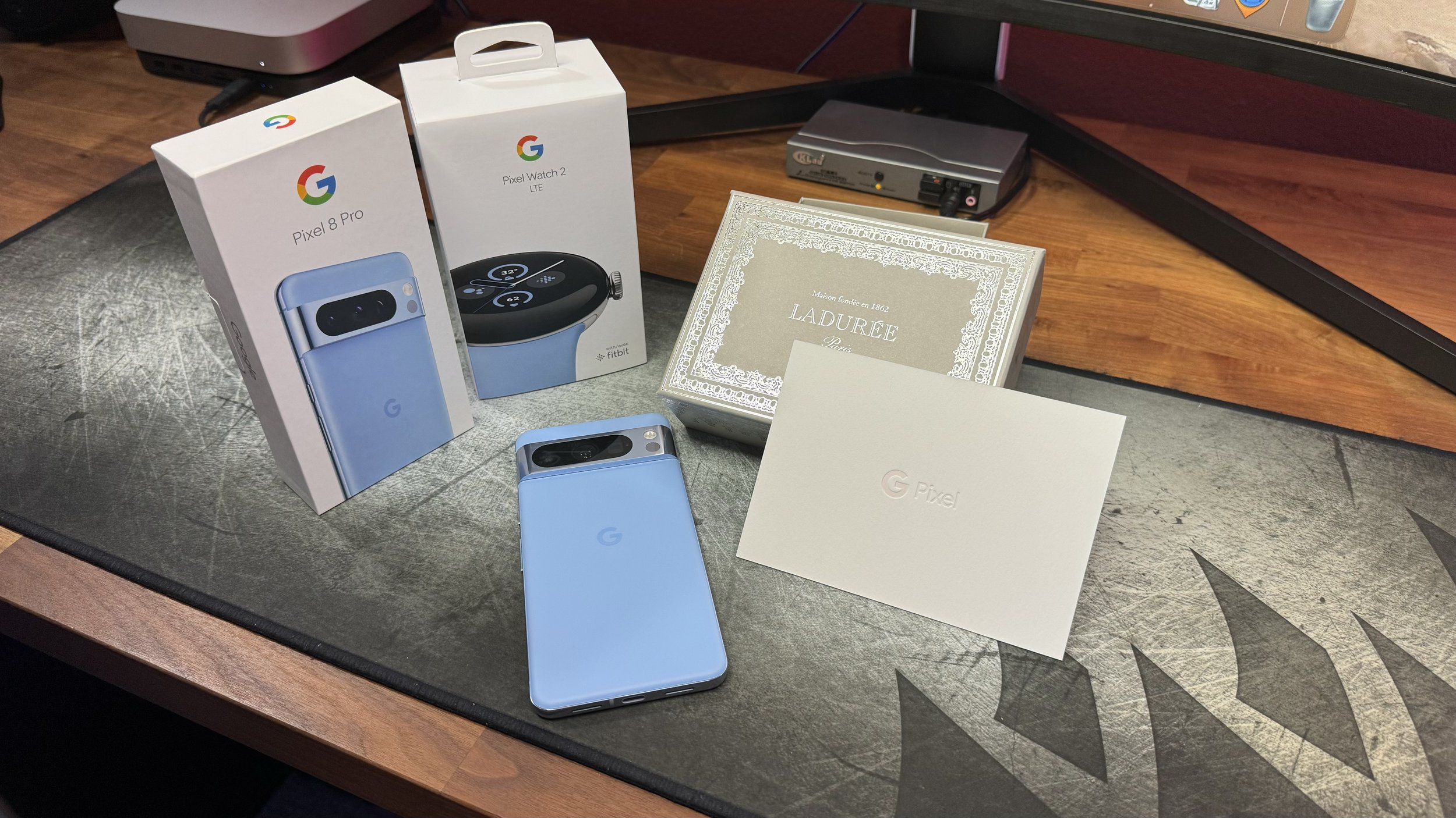 Here's a quick unboxing of the Pixel 8 Pro [Gallery]