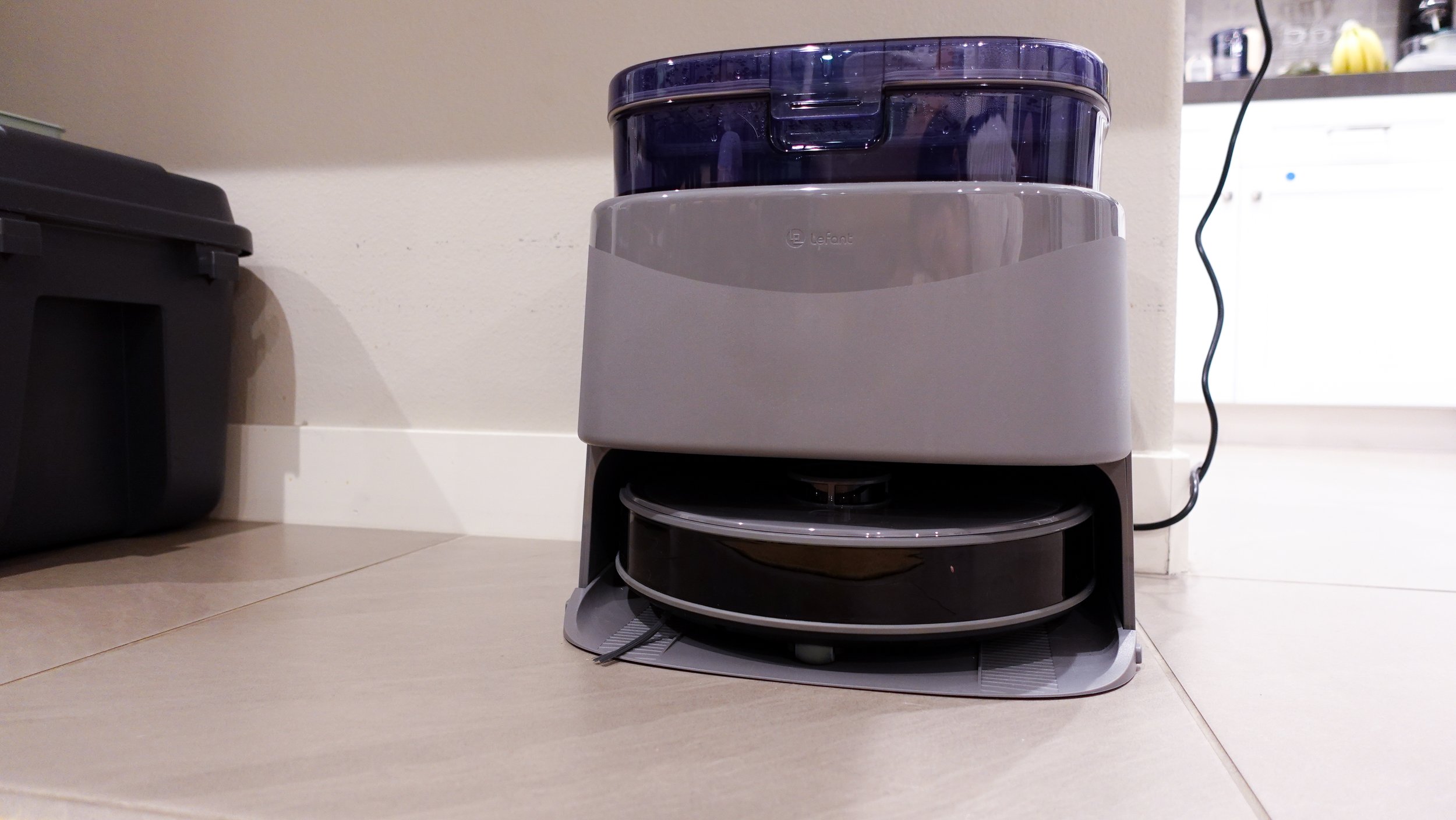 Image of the Lefant M3 Max Robot Vacuum in a review by The Sypnotix