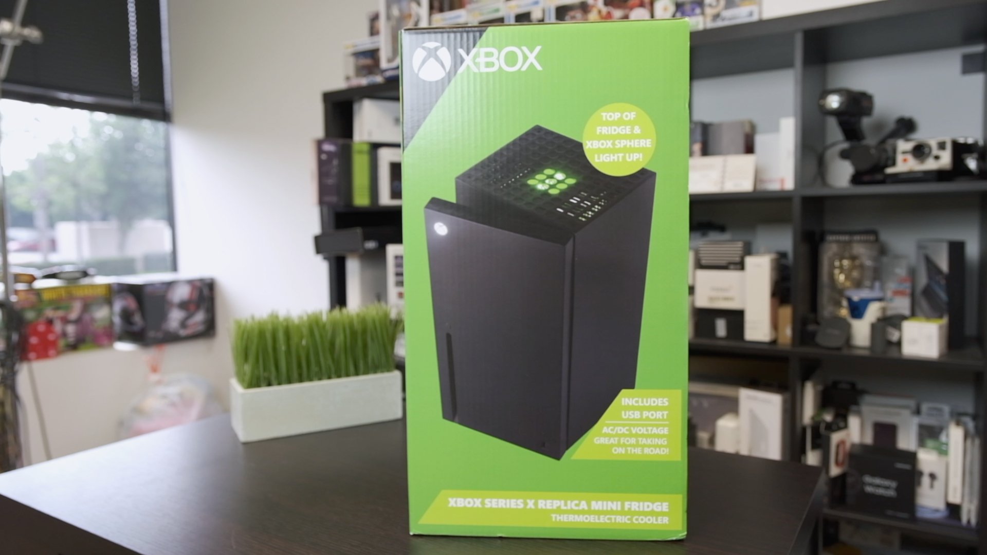 Xbox Mini Fridge - Microsoft Xbox Series X (US Plug)