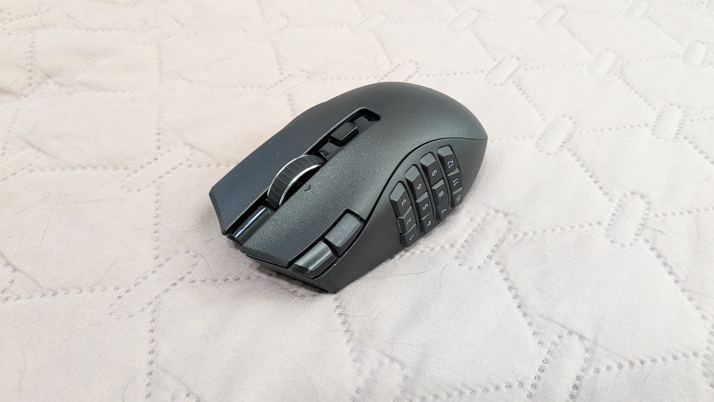 Razer Naga V2 Hyperspeed Review