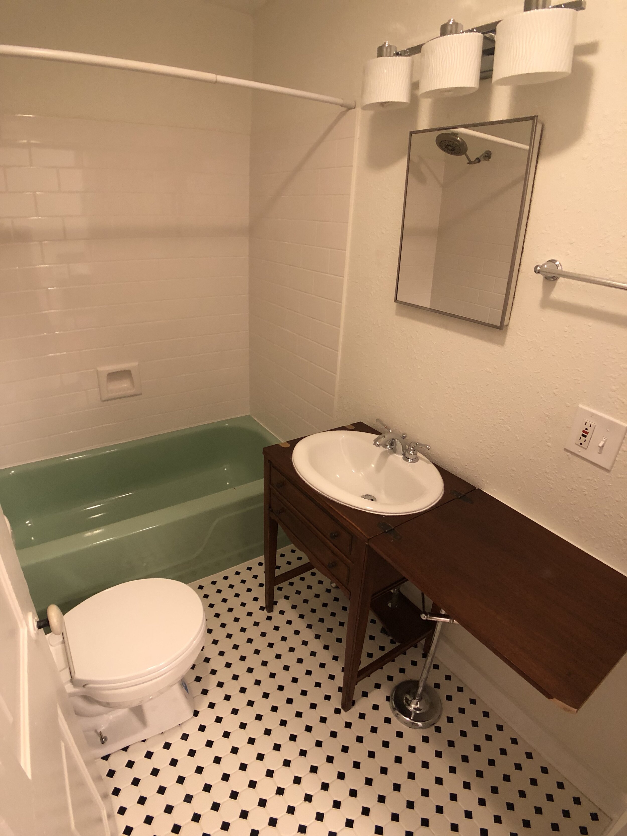 327-X_BATHROOM_IMG_9130.jpeg