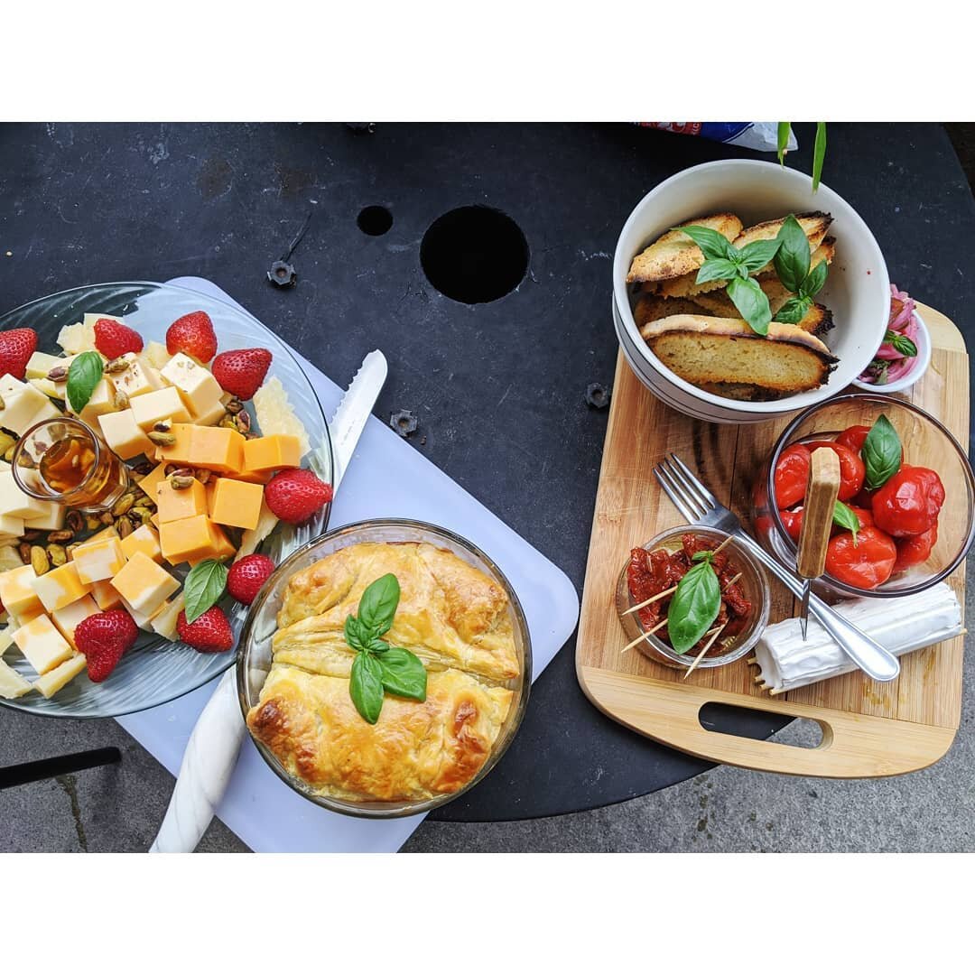 What a nice cheese board.... Can I have a lil munch??