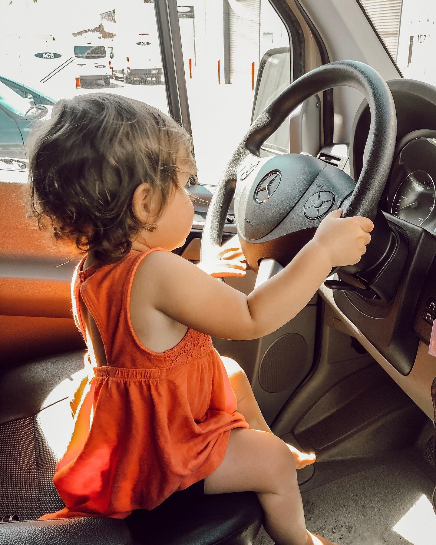 Dads helper

#hawaiifleetspecialists #hawaiifleetspecialistsllc #mercedessprinter #dodge #ram #chevy #chevrolet #ford #diesel #turbodiesel #dieselpower