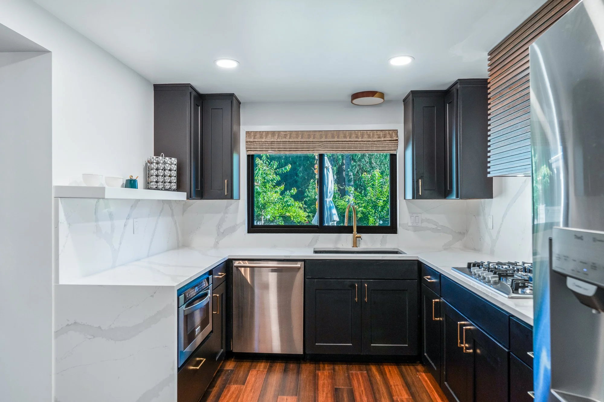 2909 Sherwood Dr SE-03.jpg