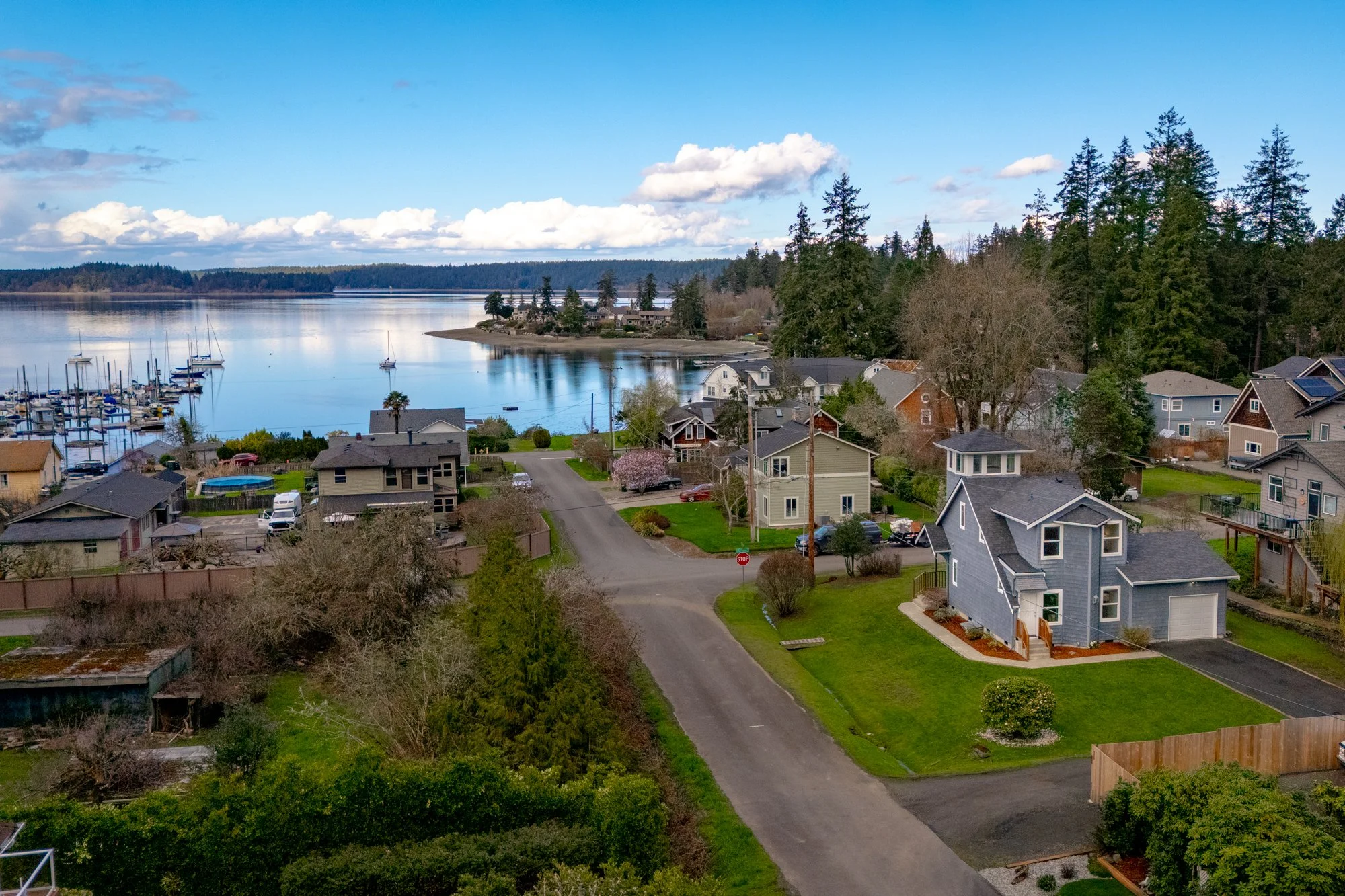 402 72nd Way NE-29.jpg