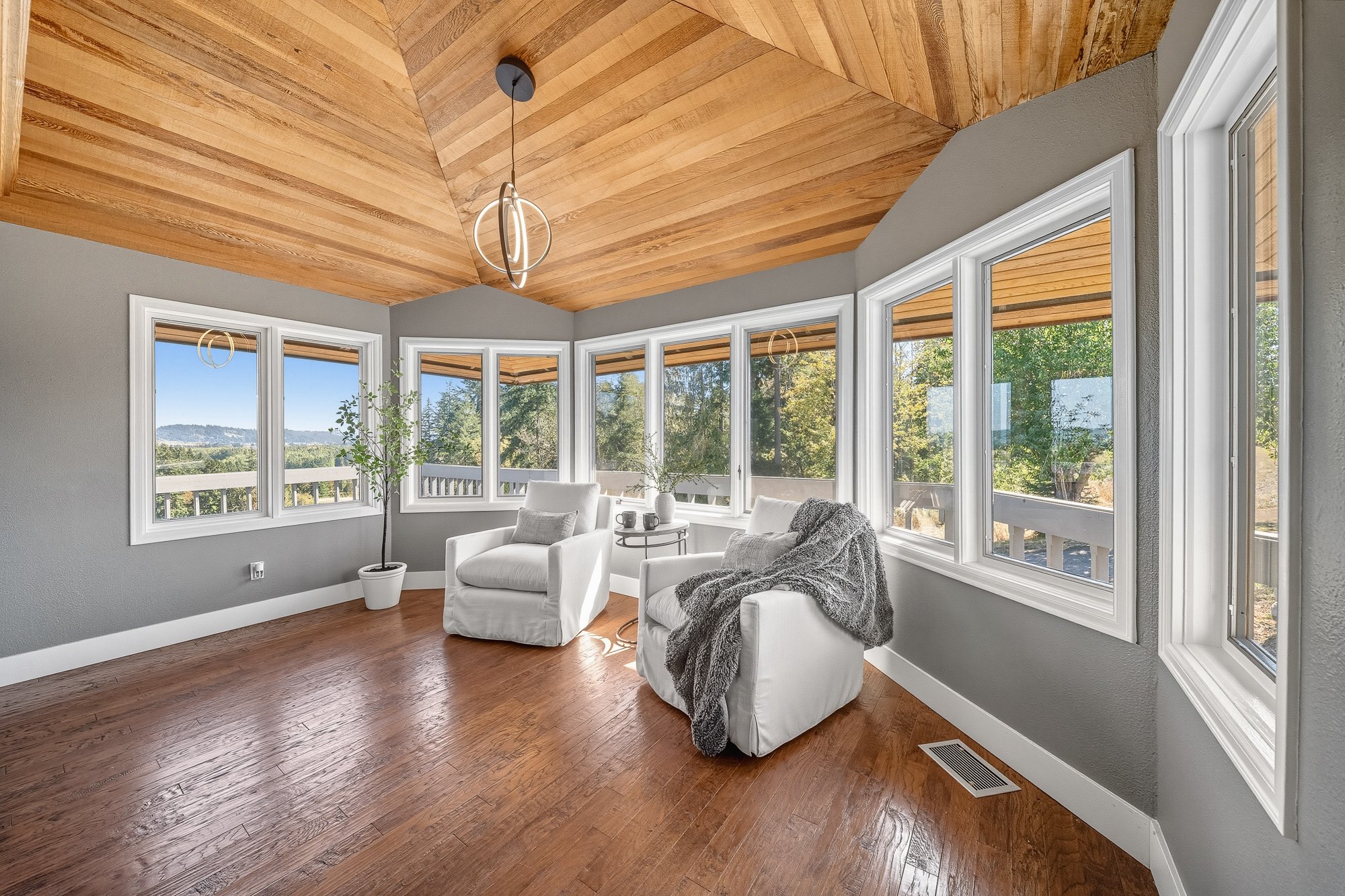 202 Brockway - Interrior-06.jpg