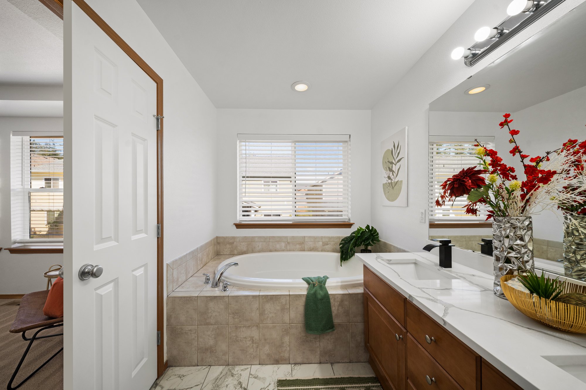 312 Oso Berry St NW-26.jpg