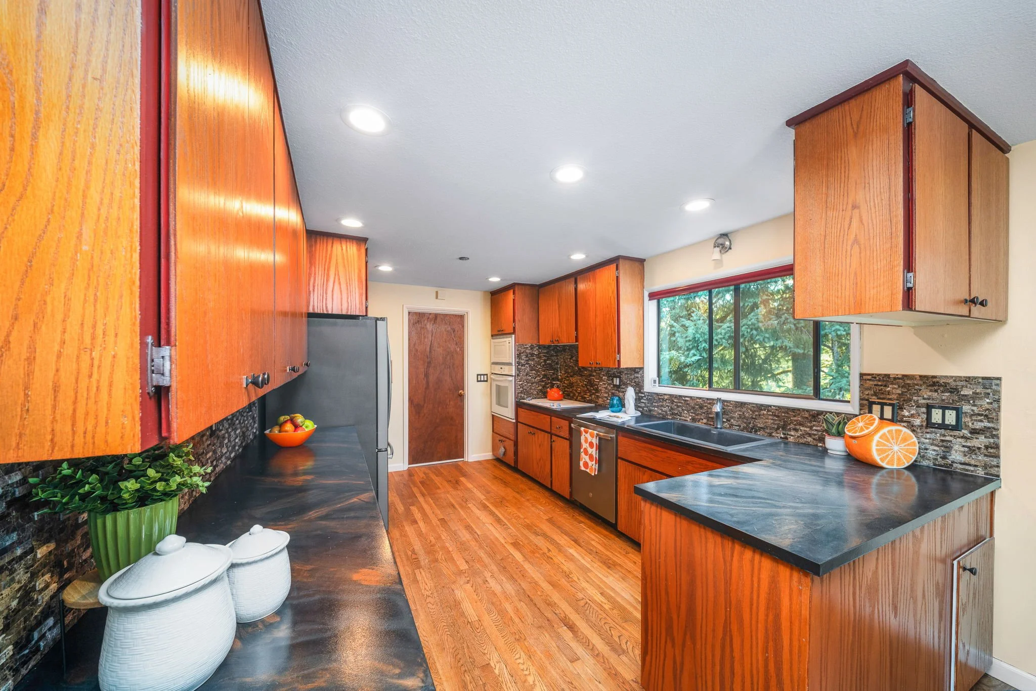 2-web-or-mls-1406 Evergreen Park Ln-02.jpg