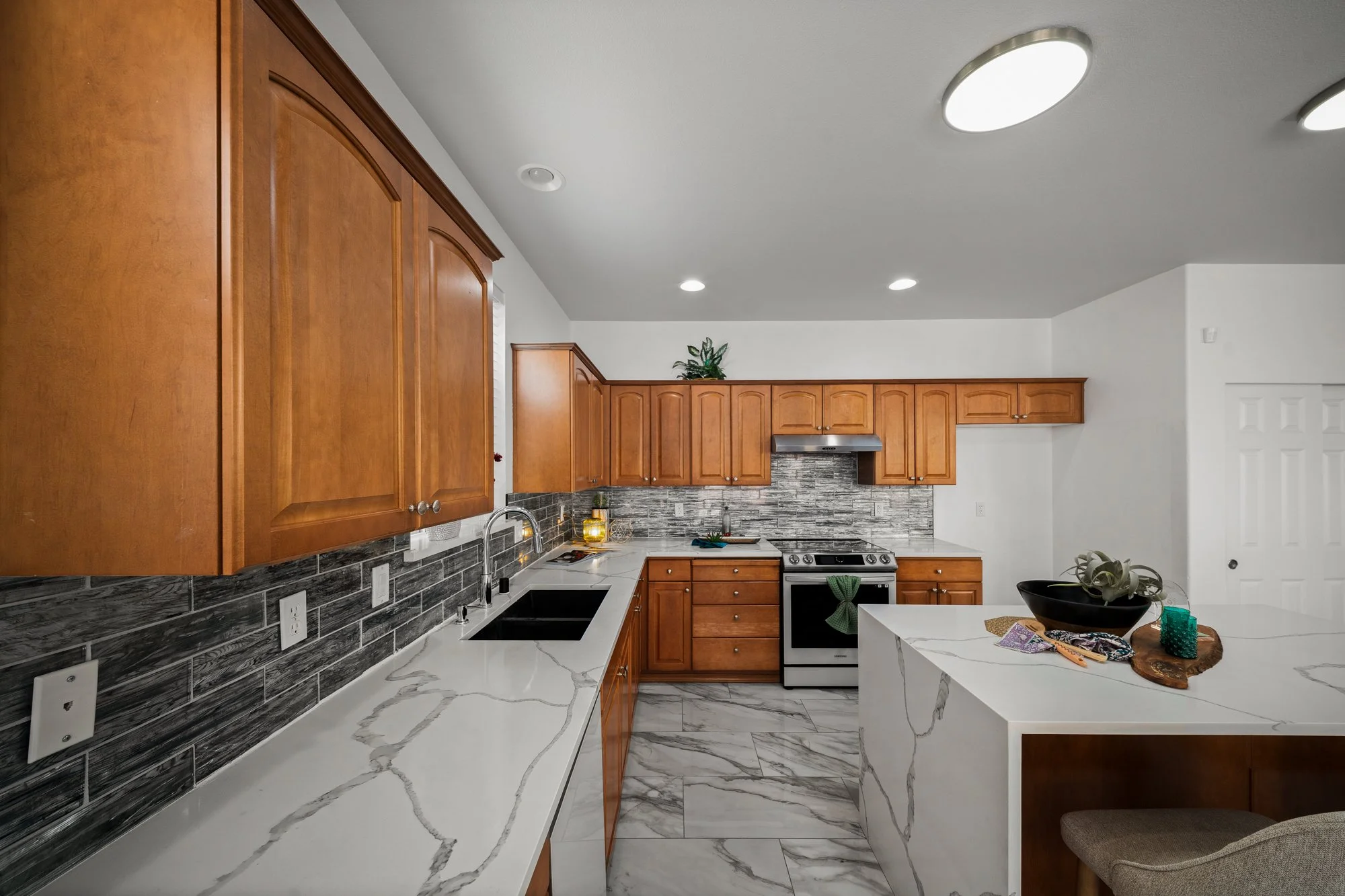 312 Oso Berry St NW-11.jpg