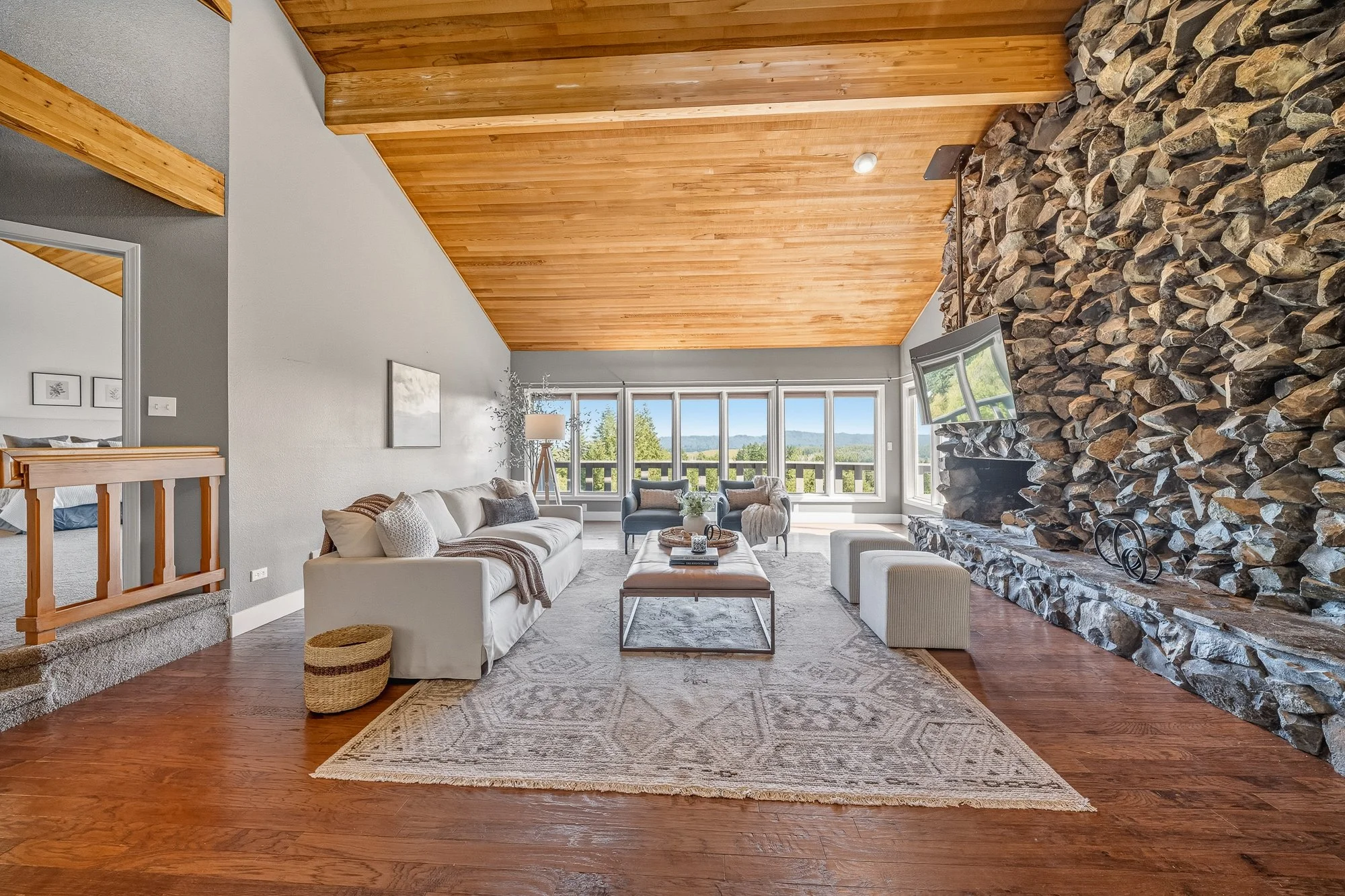 202 Brockway - Interrior-02.jpg