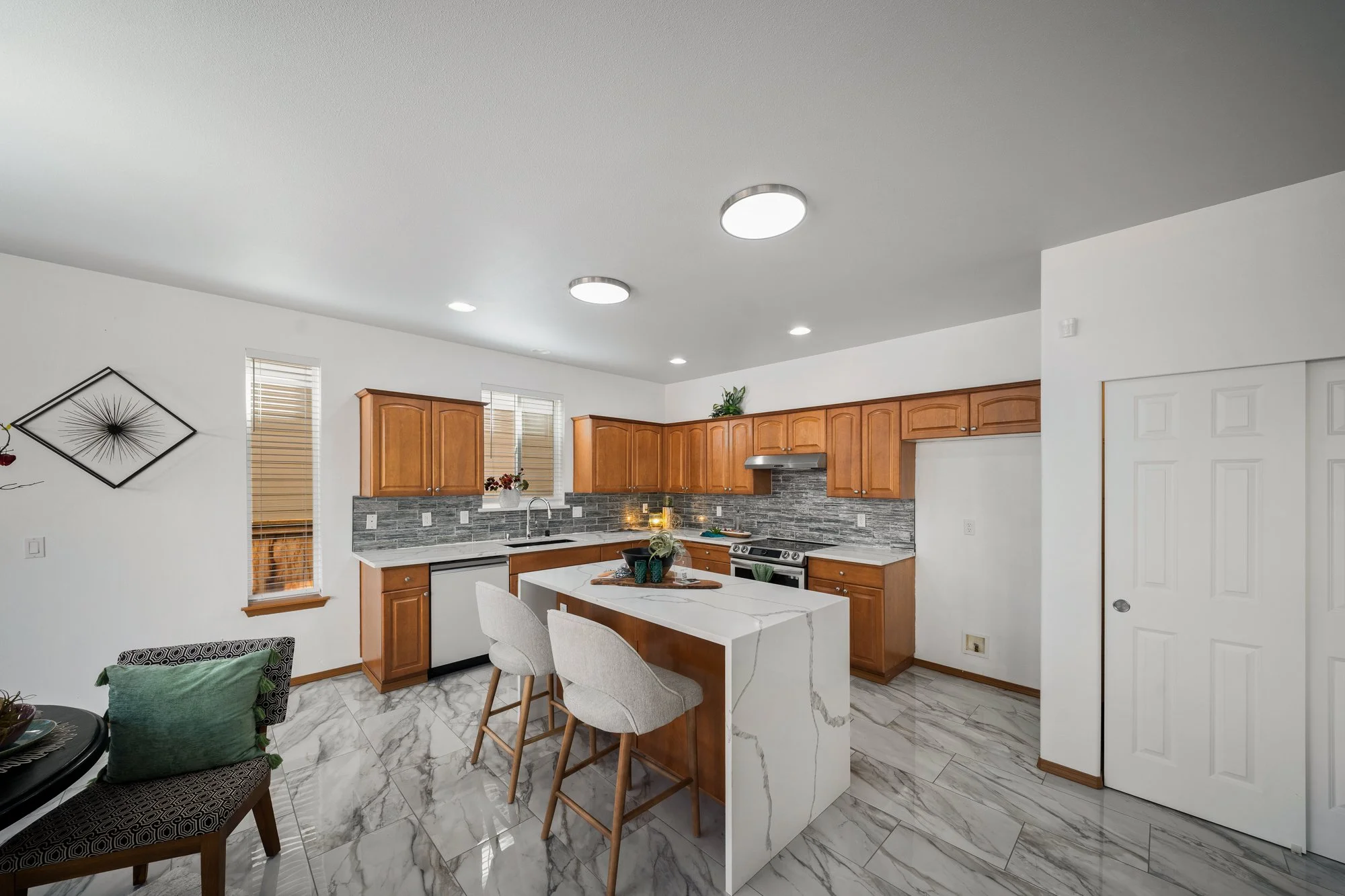 312 Oso Berry St NW-9.jpg
