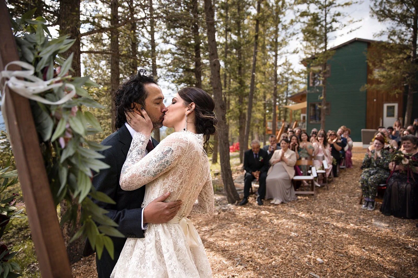 summer-wedding-ceremony-at-the-Alpine-Club-of-Canada-Clubhouse-in-Canmore-with-local-wedding-photographers-Wild-Alpine-Image-Co.
