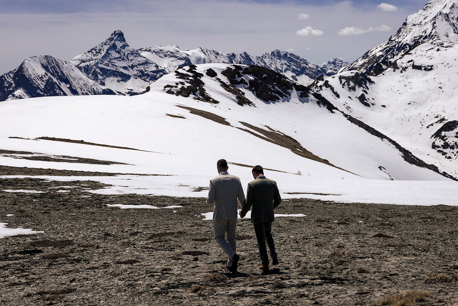 wild-helicopter-elopement-in-the-canadian-rockies-with-Wild-Alpine-Image-Co.-Banff's-experts-in-planning-secluded-elopements-in-the-Canadian-Rockies