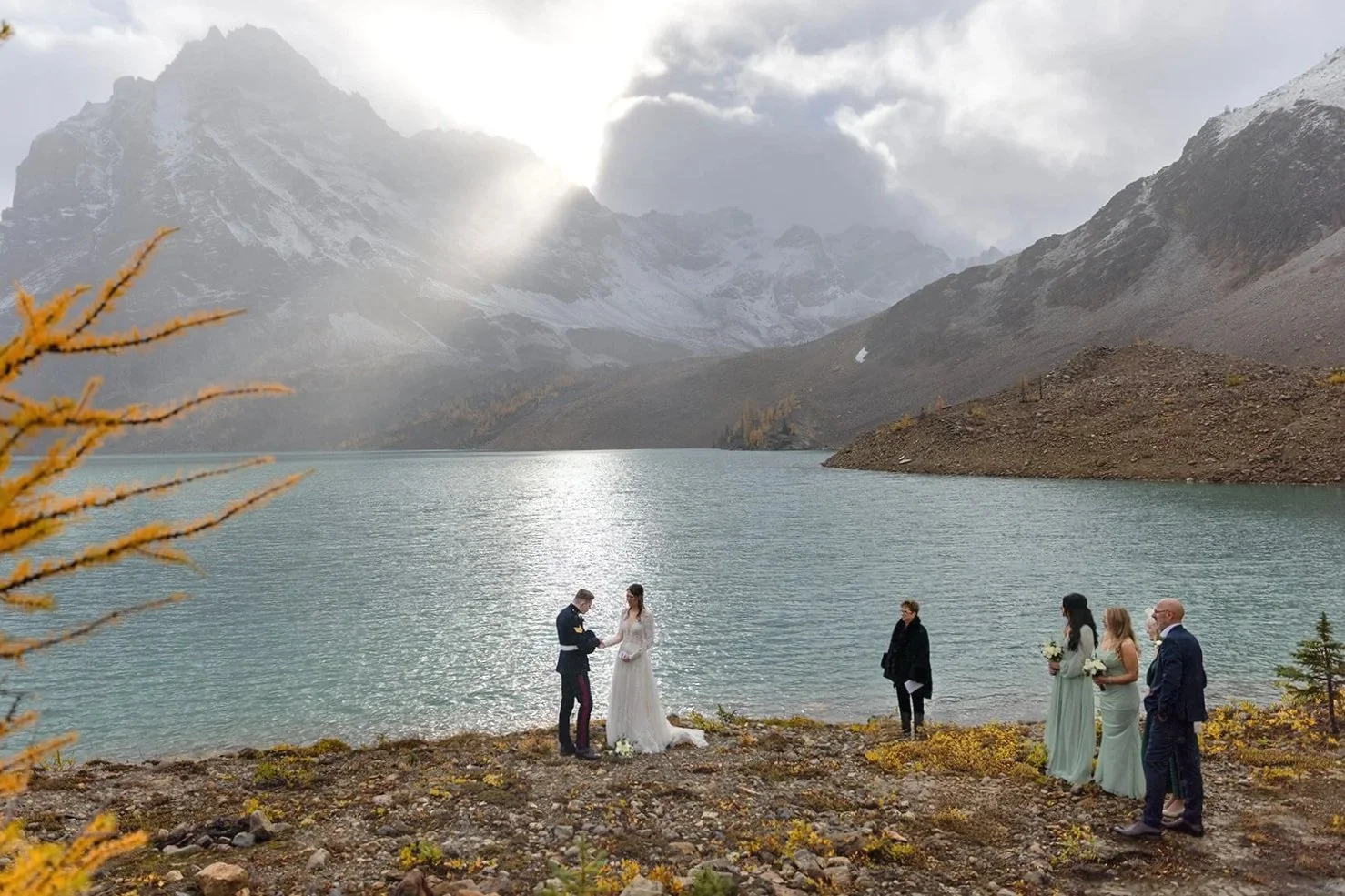 plan-a-heli-elopement-with-family-and-friends-with-Wild-Alpine-Image-Co.-at-secluded-locations-in-the-Canadian-Rockies