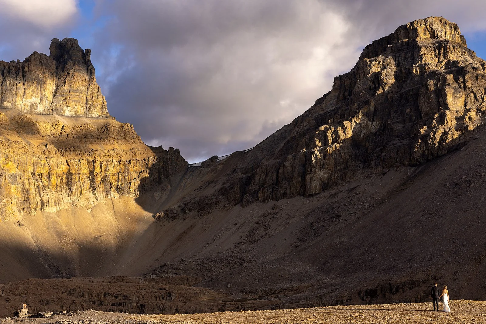 Rockies-Heli-sunrise-summer-heli-elopement-captured-by-the-recommended-photographers-Wild-Alpine-Image-Co.