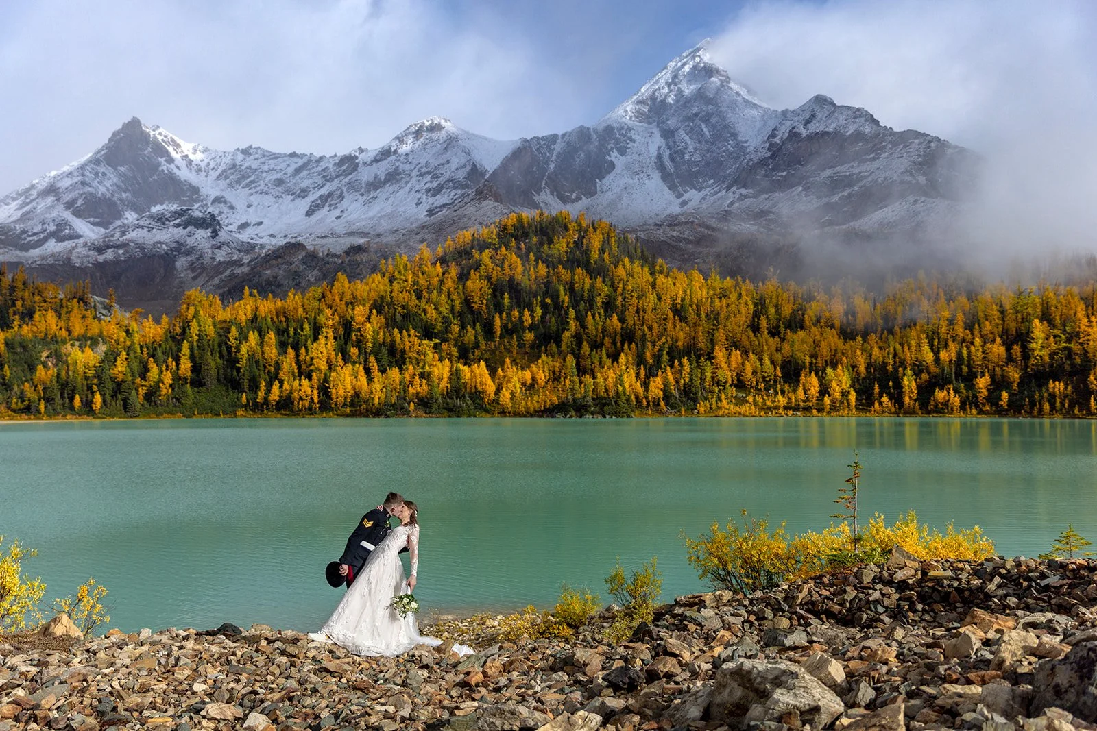 plan-a-heli-elopement-with-family-and-friends-with-Wild-Alpine-Image-Co.-at-secluded-locations-in-the-Canadian-Rockies