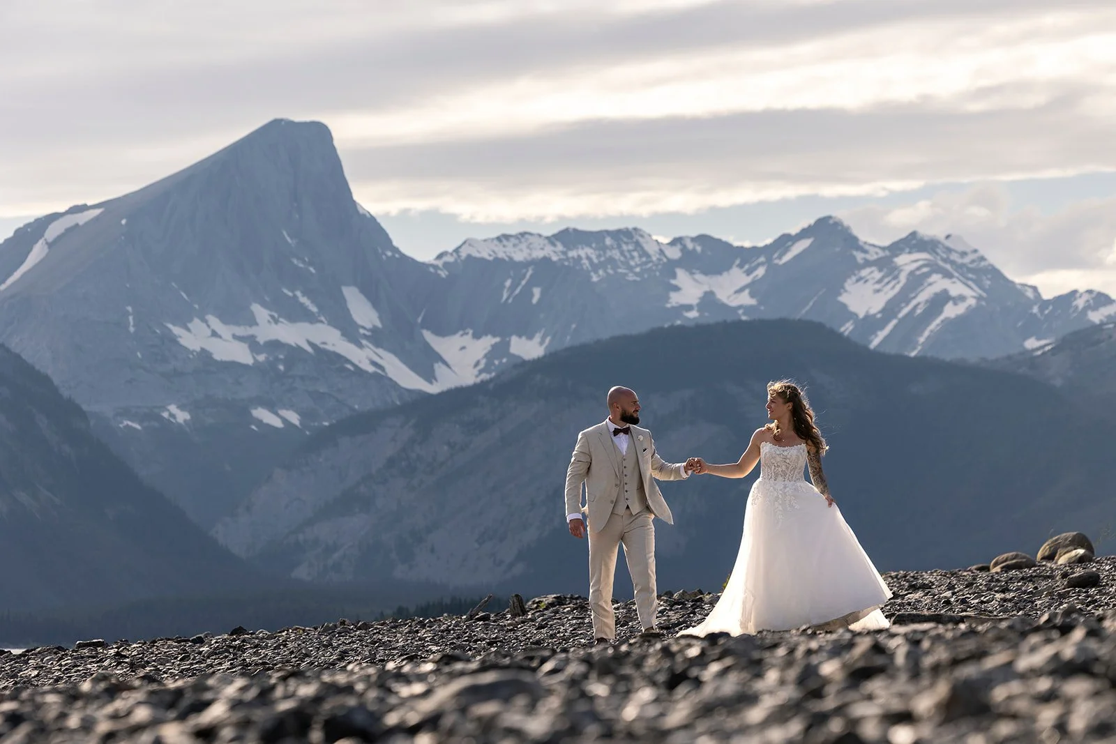 kananaskis-elopement-at-kananaskis-upper-lakes-photographed-by-Wild-Alpine-Image-Co.