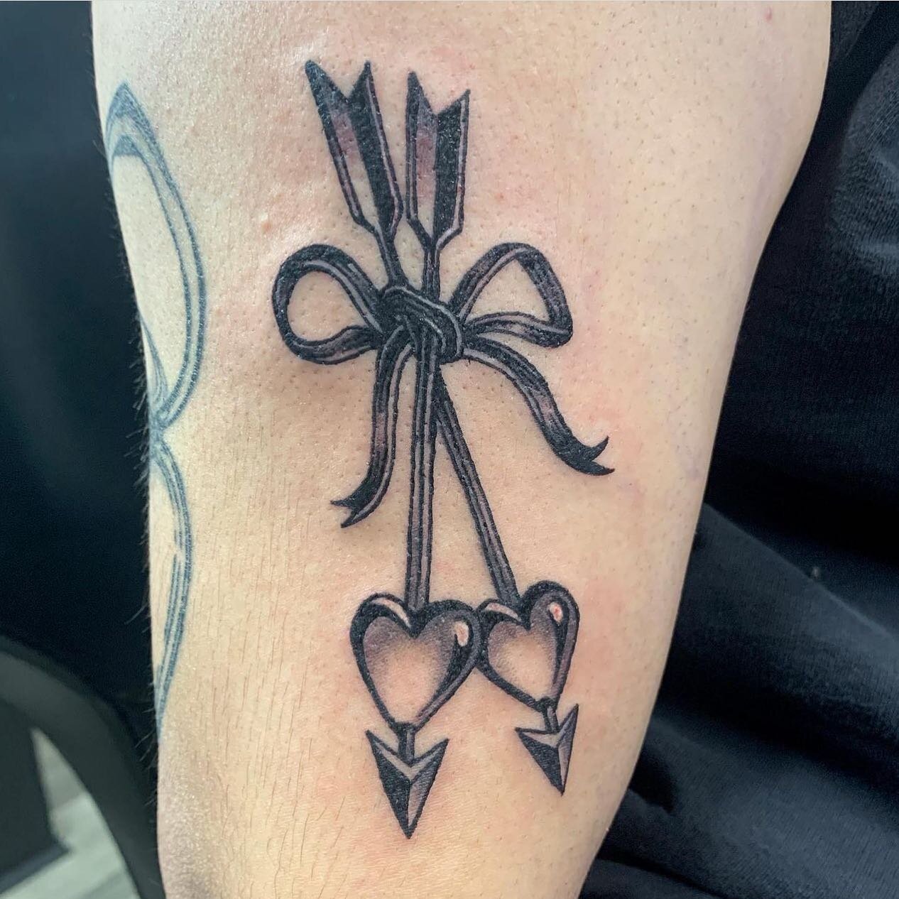 @wraith_ is killing Valentine&rsquo;s Day already!! 🩸 🥀 🖤💋 Done @serpentmoonpgh Pittsburgh Pa.