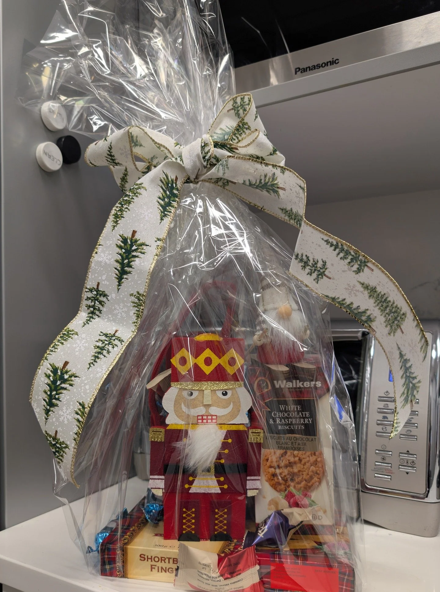 The cutest treats just arrived from @childrensdentalhealthcentre 
Thank you Dr. He and team!