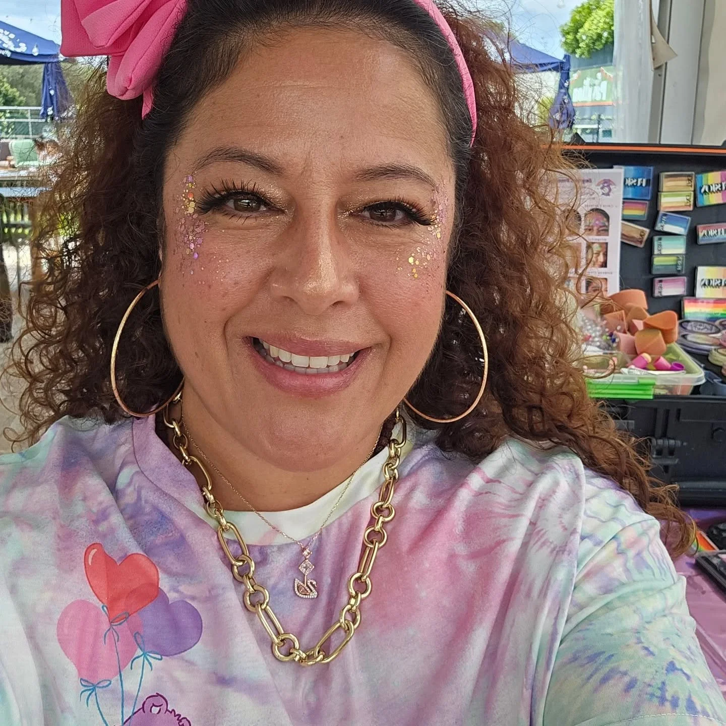 Sunday's Facepainting Gig at the Pavilion was a blast! 🥰 The most popular requests were the princess crown, butterfly, and Care Bear designs. A few mamas also got in on the fun, asking for glittery eyes - especially once they spotted my Fusion glitt