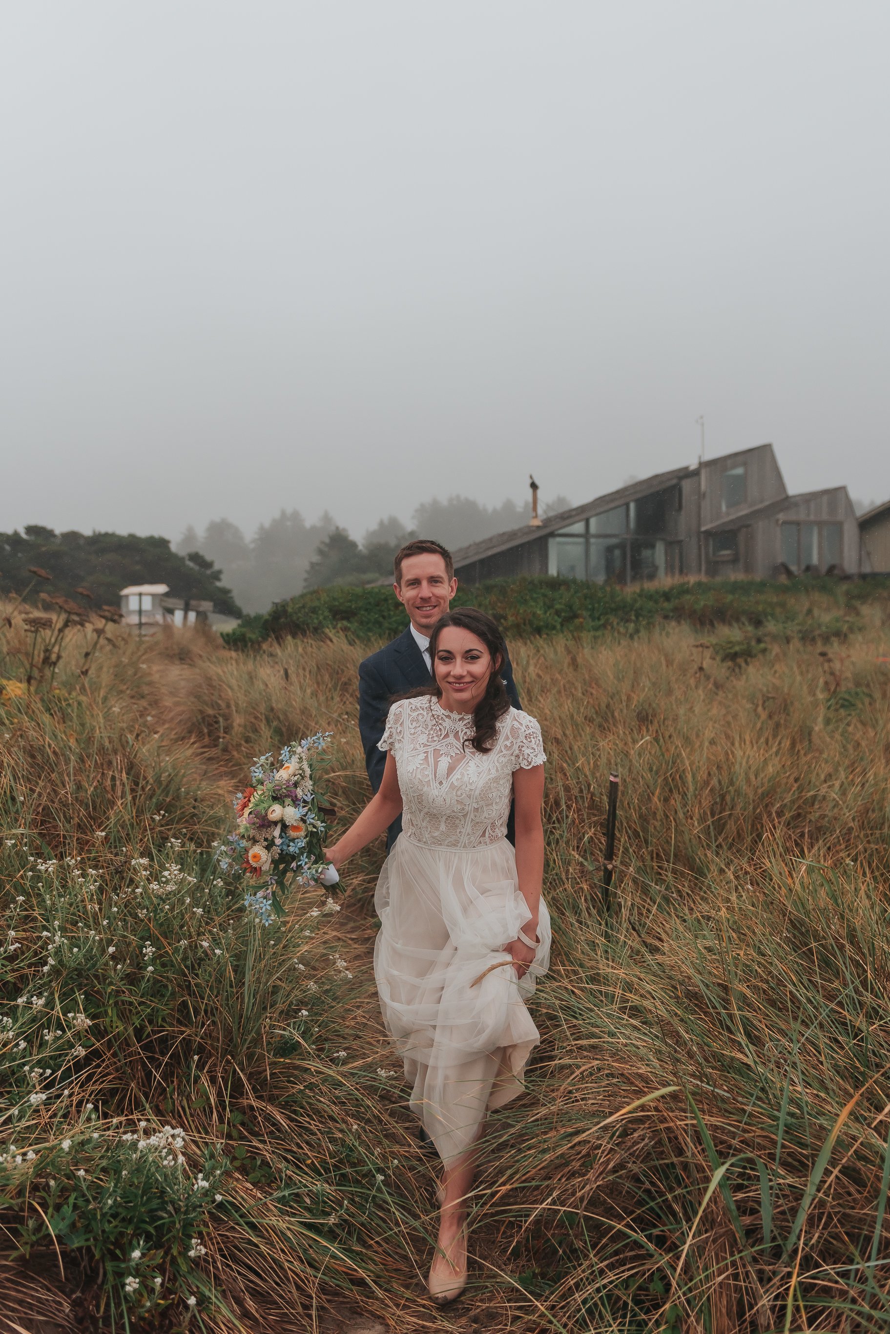 Windswept Elopement in Lincoln City, Oregon