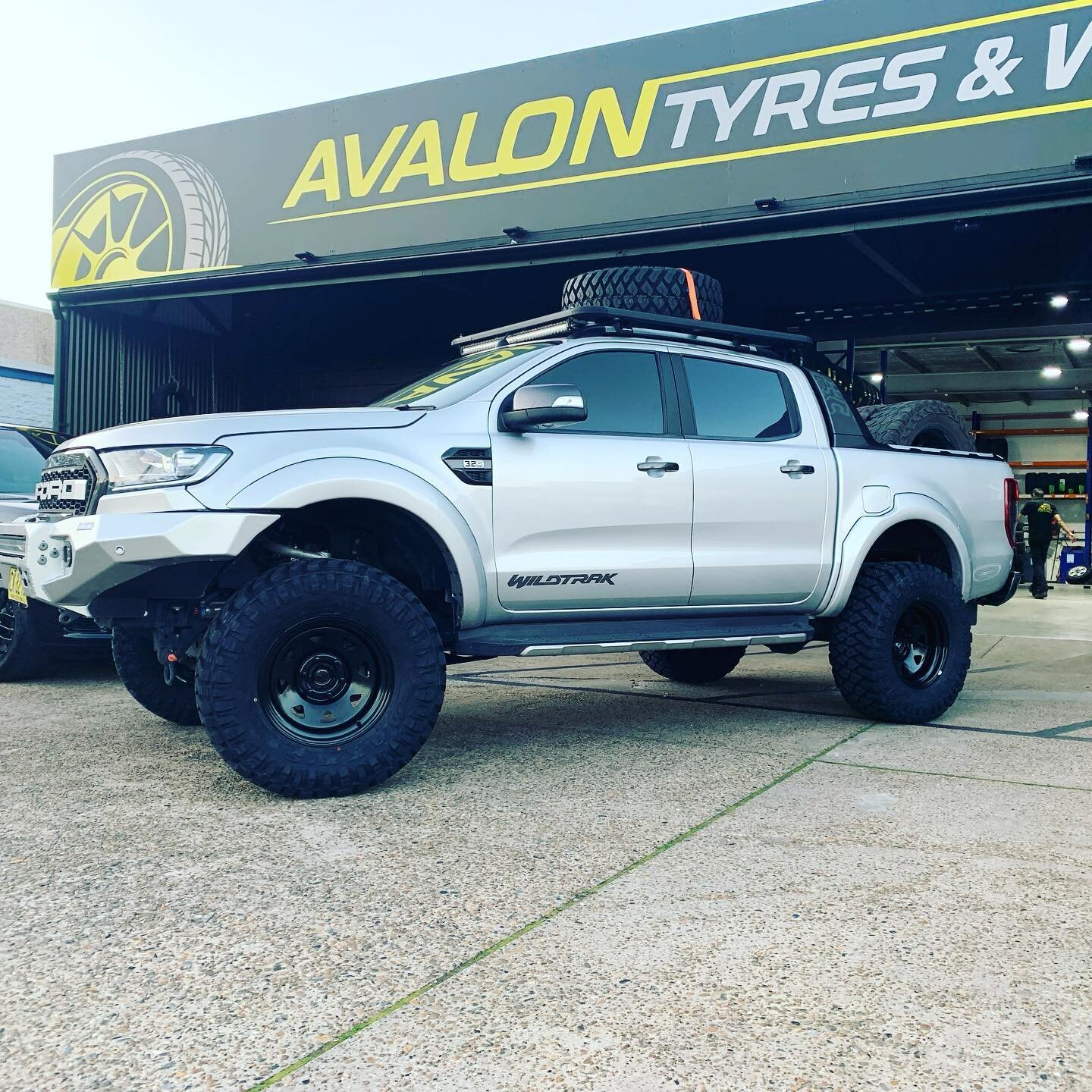 Ford Ranger Massive 5&rdquo; lift fitted with 35&rdquo; tyres what a BEAST.!!#fordranger #wildtrak #35tyres #35inch #bilstein #avalontyresandwheels #kingwheelsaustralia #maxxisrazrmt #maxxisaustralia