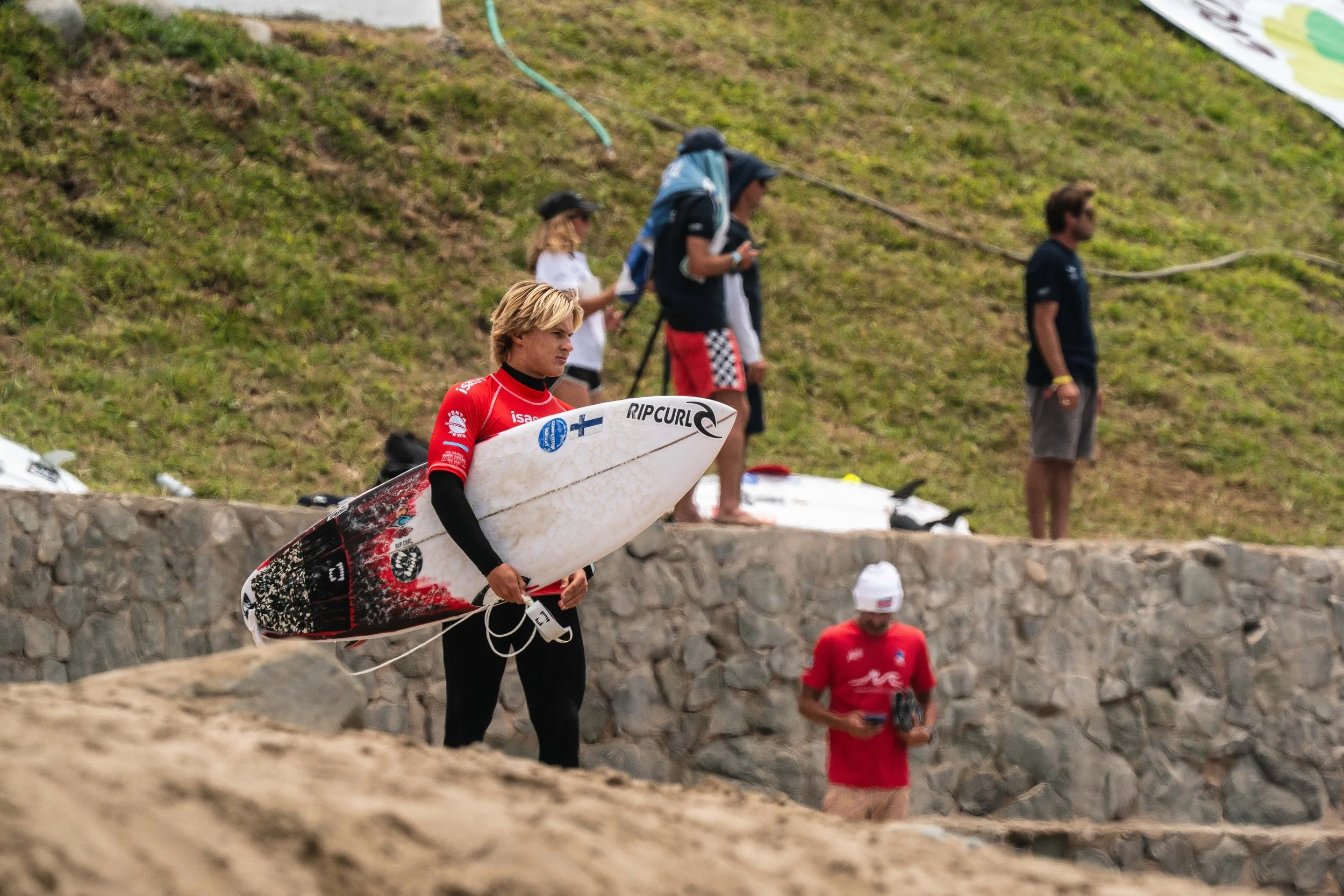Eeli Timperi surffasi suomalaista surffihistoriaa Perussa sijoittumalla viidenneksi maailmanmestaruuskilpailuissa