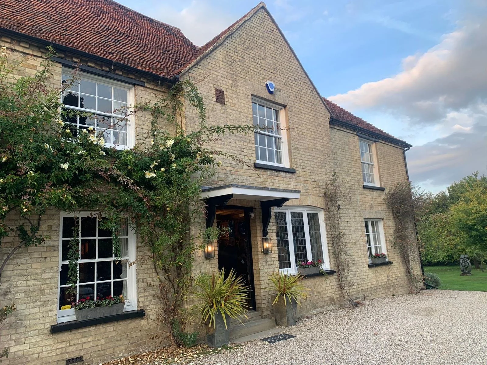 WhatsApp Image 2022-09-23 at 9.21.07 PM (1).jpeg