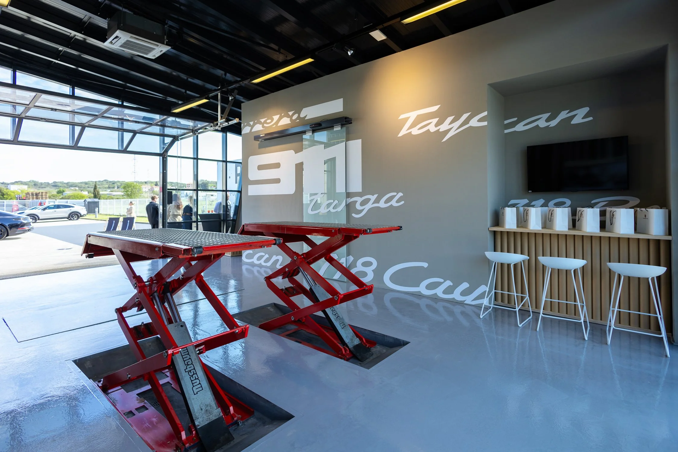 Porsche_pop-up service_24.4.2025-16.jpg