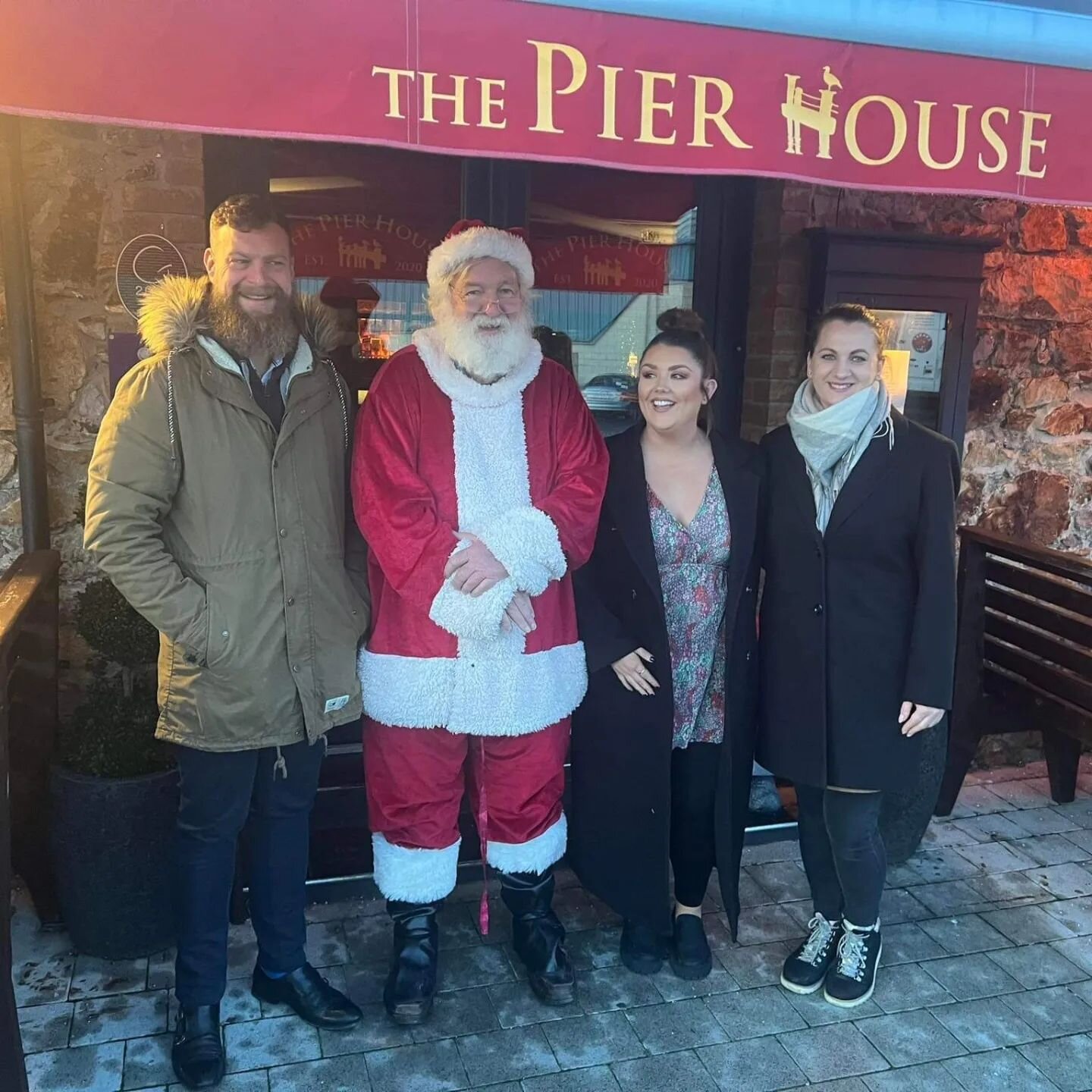 Look who came to visit us today! 🎅🧑&zwj;🎄☃️

We are pleased to say that all our customers and all the kids who have been at The Pier House have been very good this year!

We discussed this with Santa and he agreed that all the boys and girls shoul