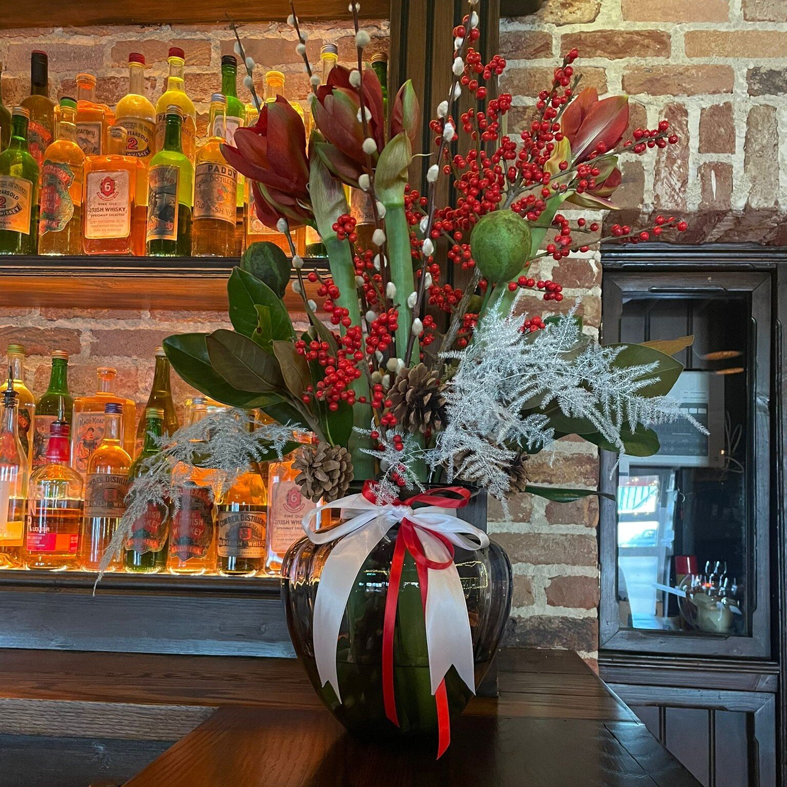 We are delighted with our beautiful Christmas bouquets. Wouldn't you agree the colours are just beautiful!

A big huge thanks to Joe at Main Street Flowers Howth for always providing us with such beautiful fresh flowers.

Happy Christmas to Joe and a