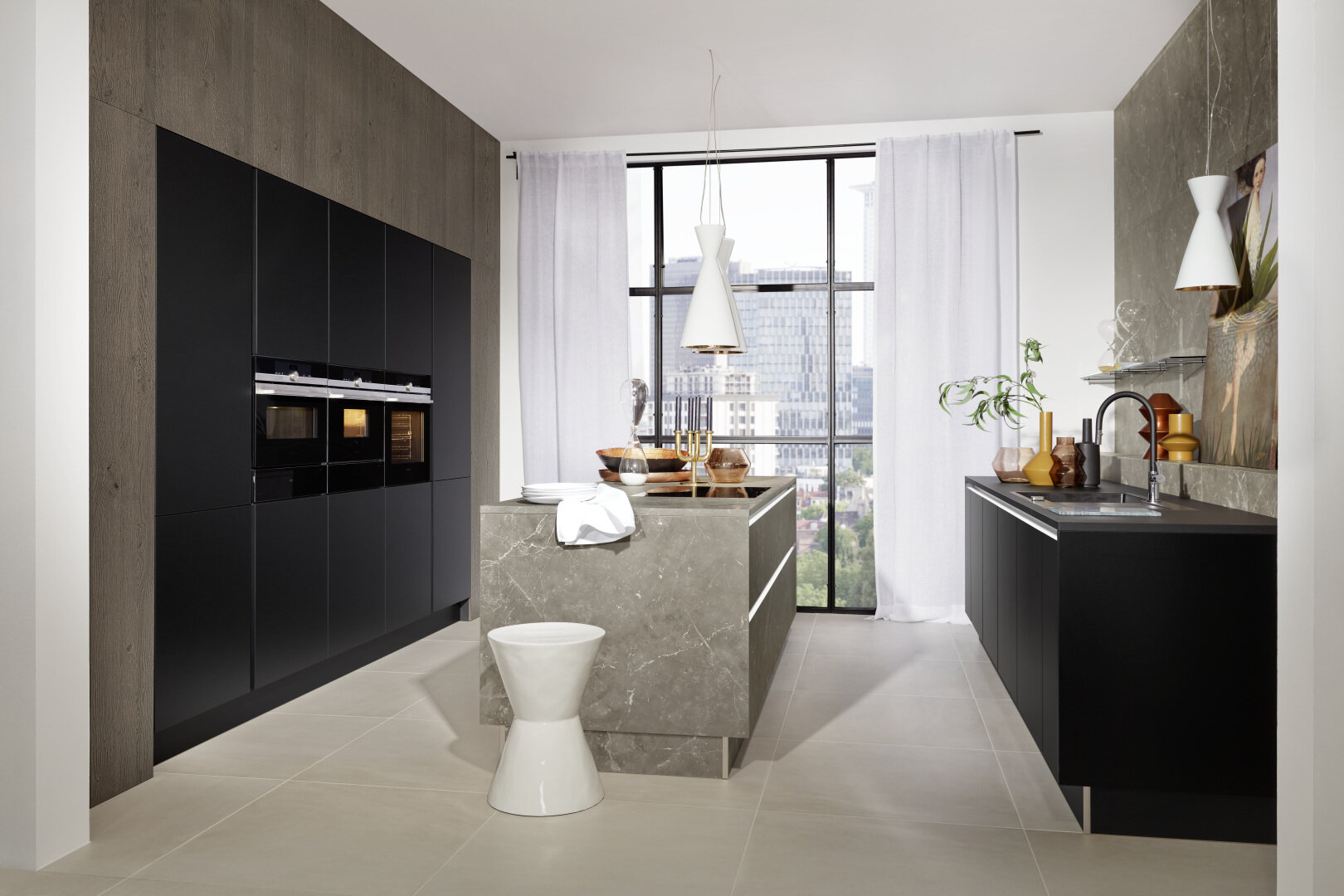 NK23768_Manhattan___Marmor_grau___Plus___Schwarz_softmatt.jpg
