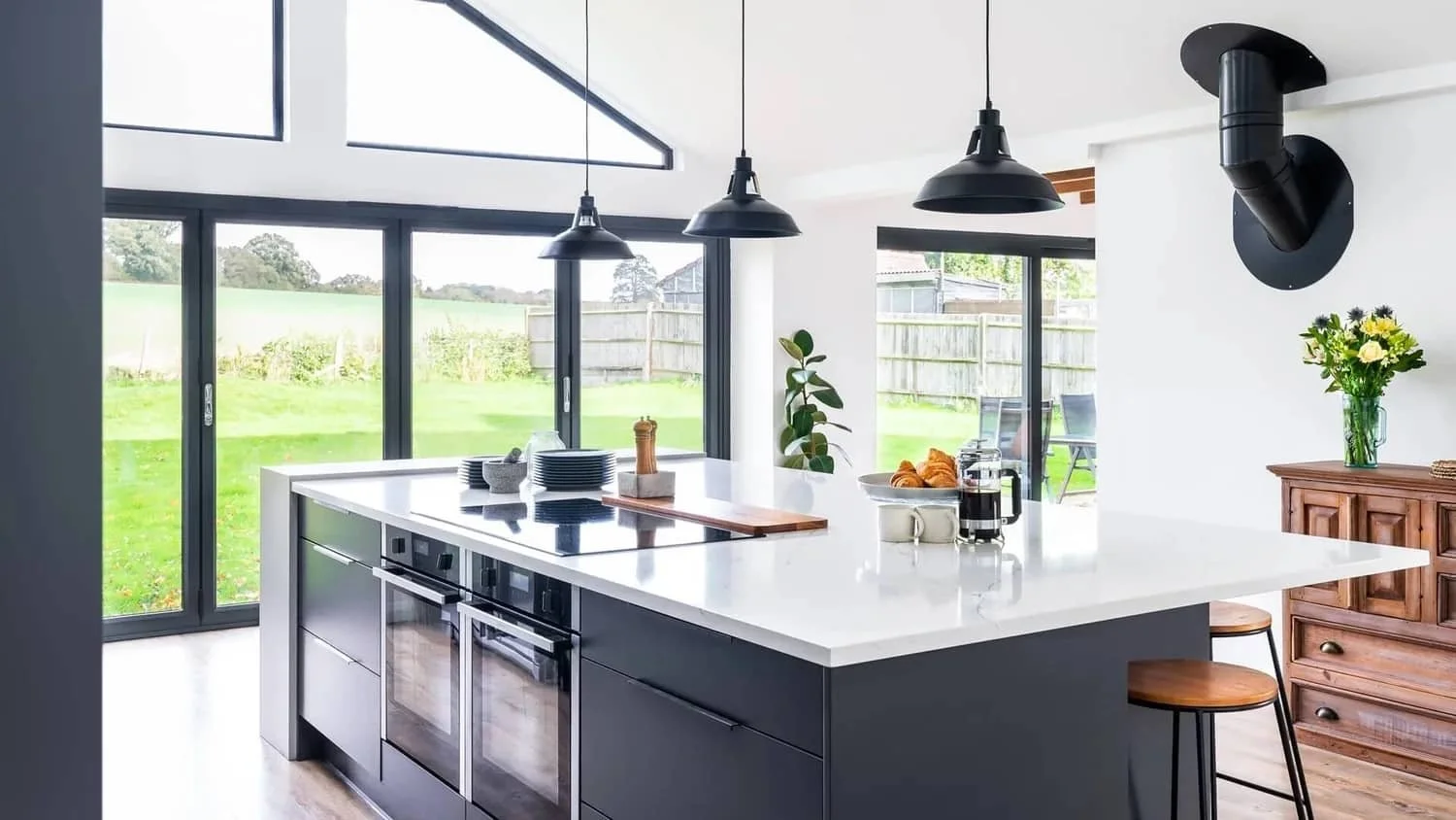 Deep grey Nolte kitchen in graphite