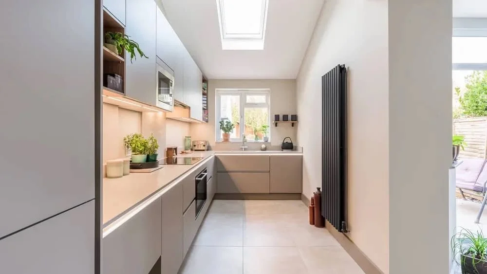 Homely, handleless Nolte kitchen in Worthing