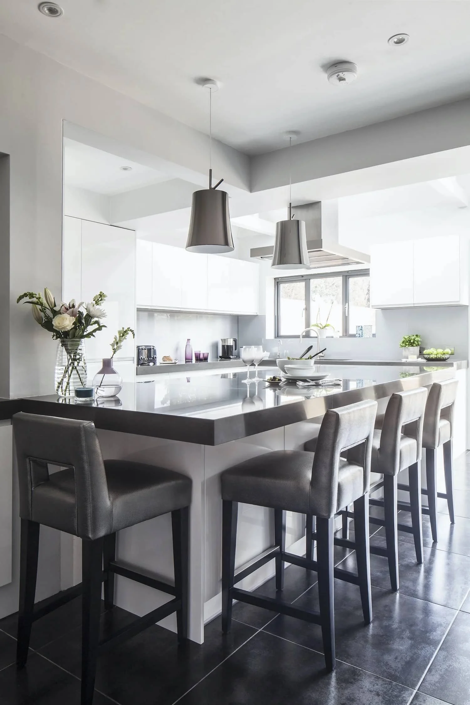 Light Nolte open-plan kitchen in Hove