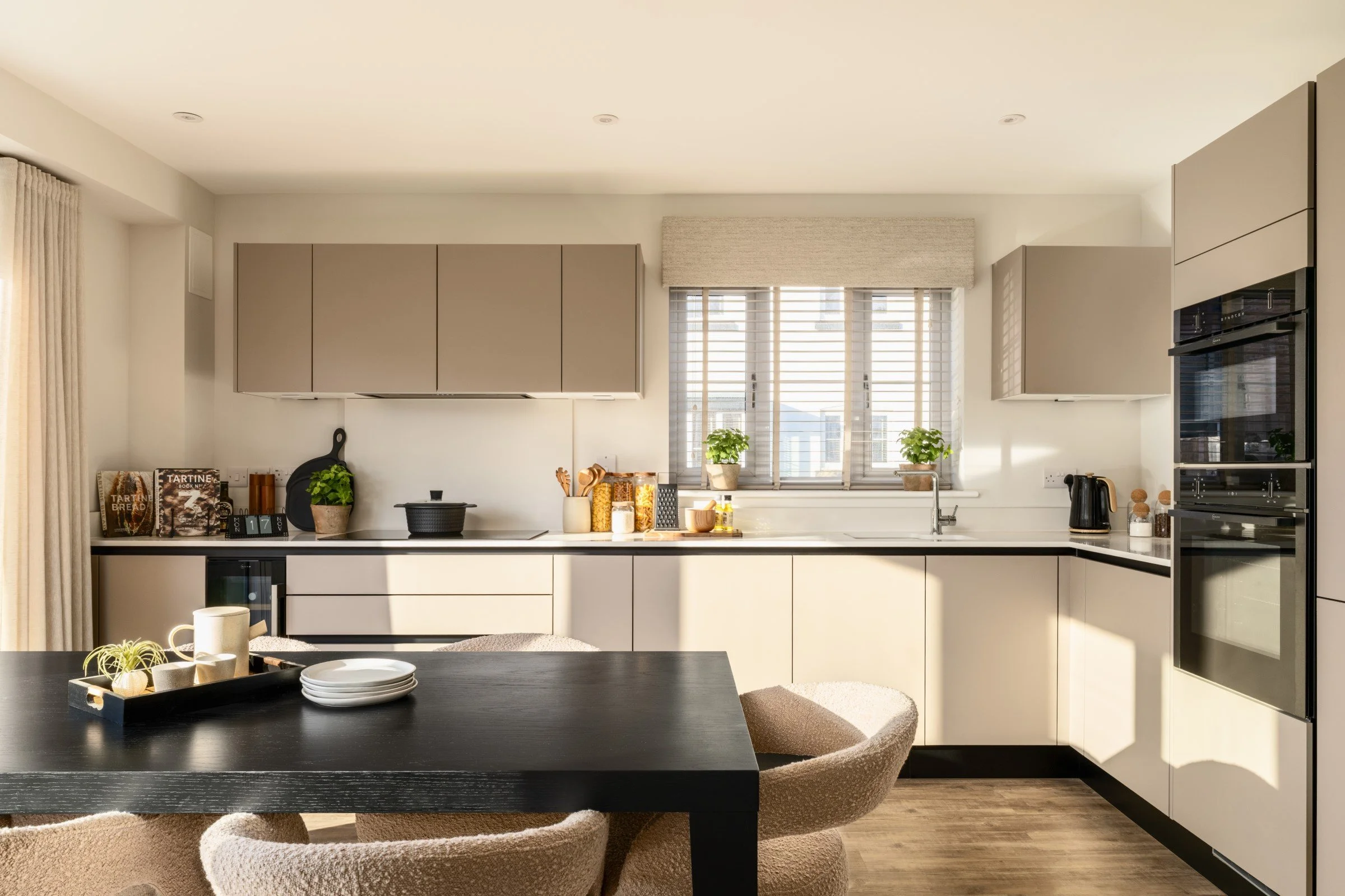 2 Screen Res TKS Internals Meadow Gate 17-11-25 (Custom).jpg