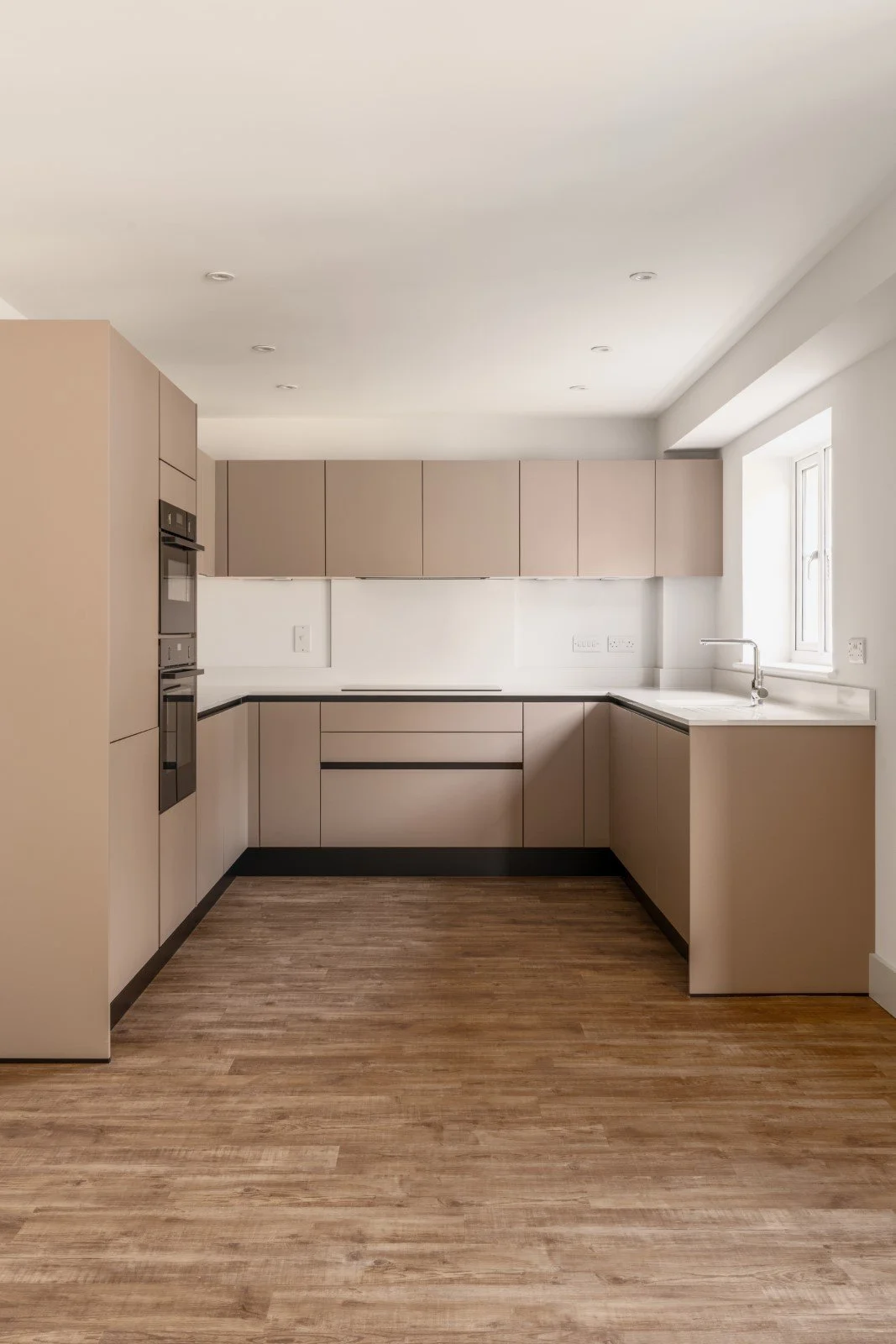 8 Screen Res TKS Internals Meadow Gate 17-11-25 (Custom).jpg